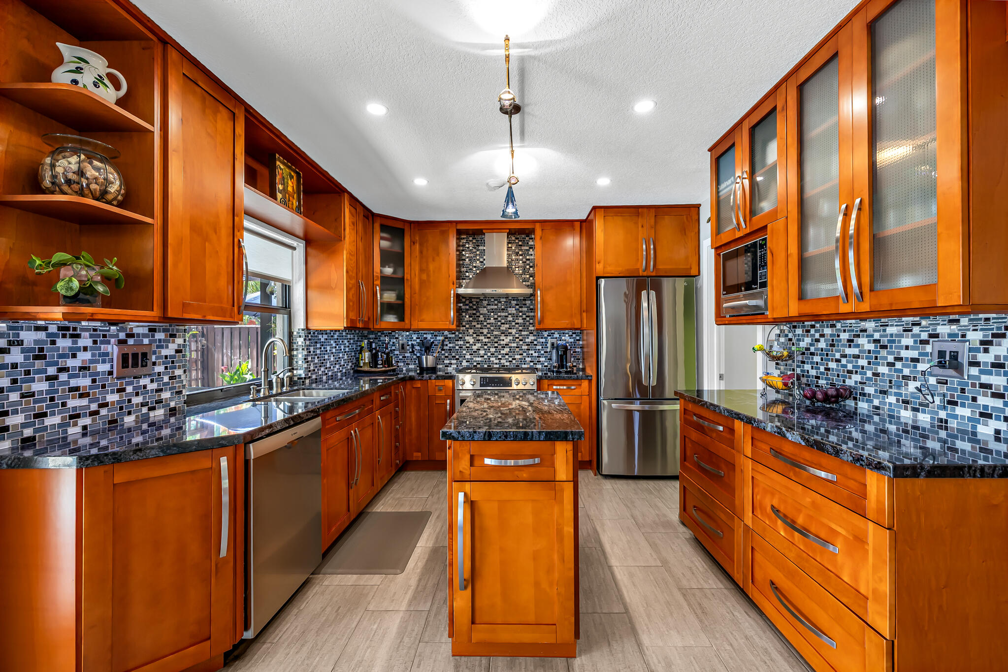 RAMBLEWOOD - Residential