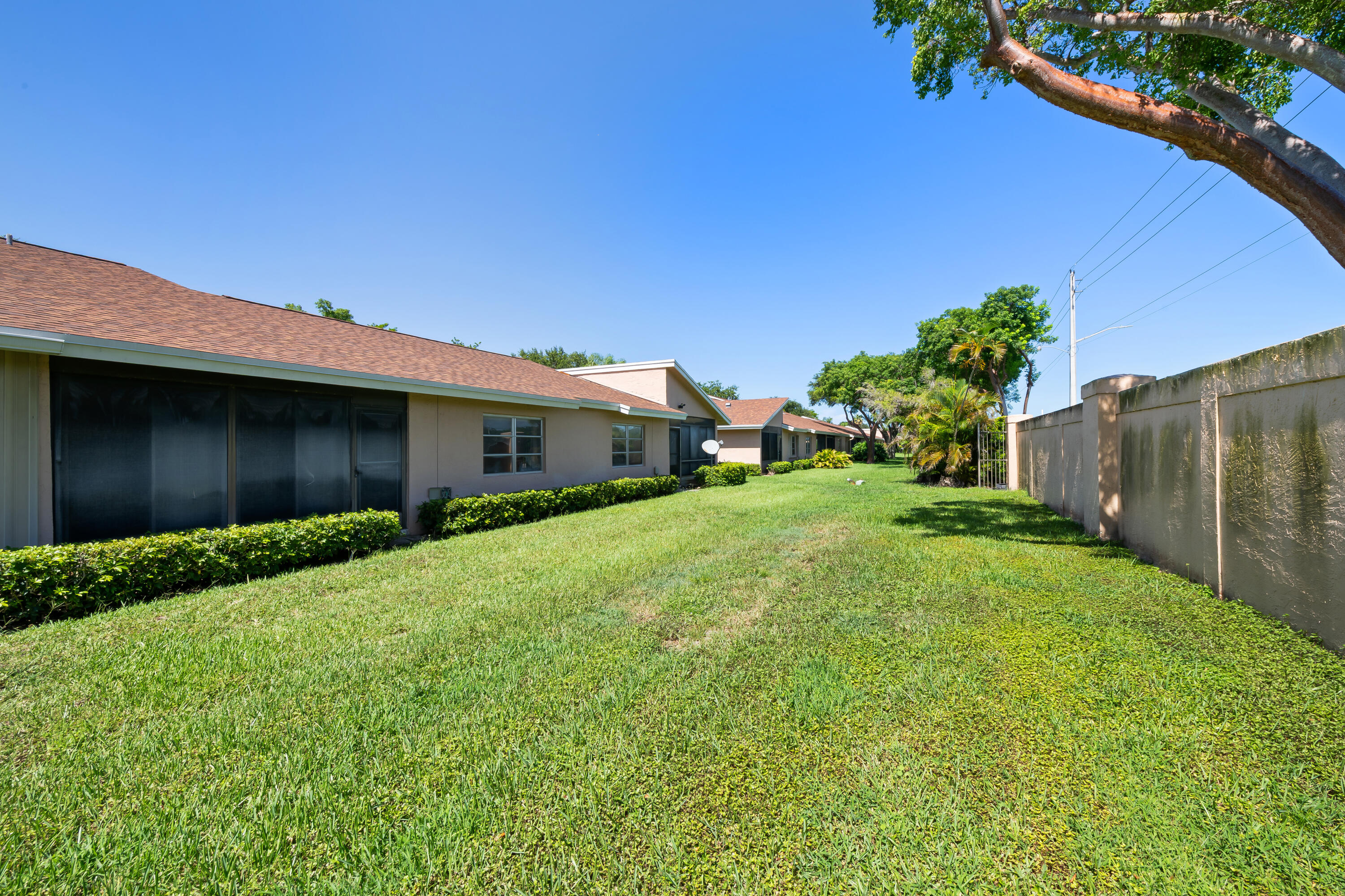 WHISPER WALK SEC C CONDO - Residential