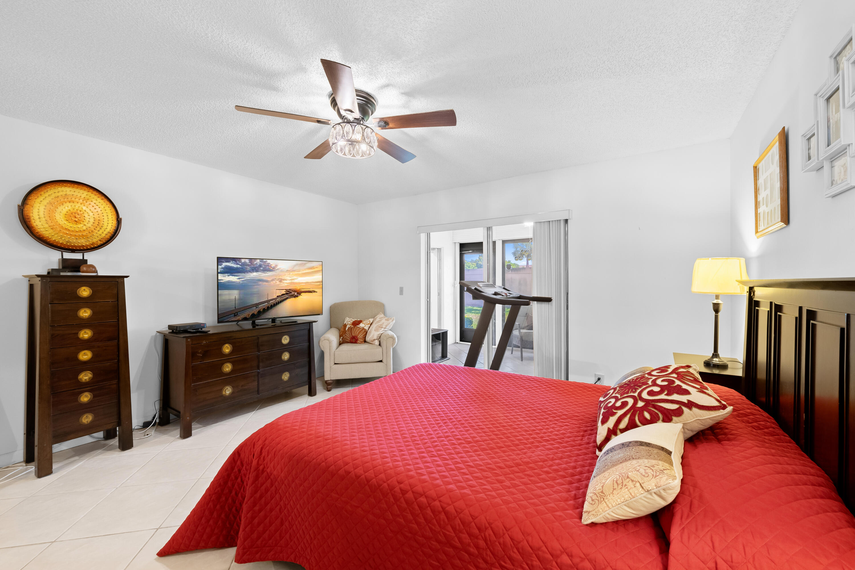 WHISPER WALK SEC C CONDO - Residential