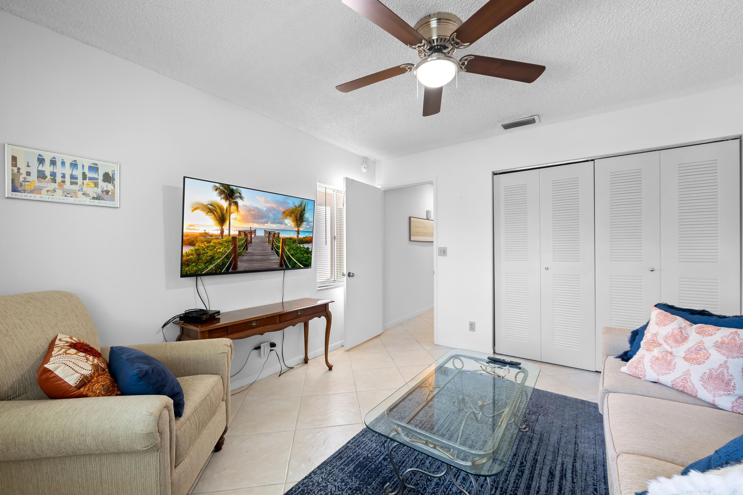 WHISPER WALK SEC C CONDO - Residential