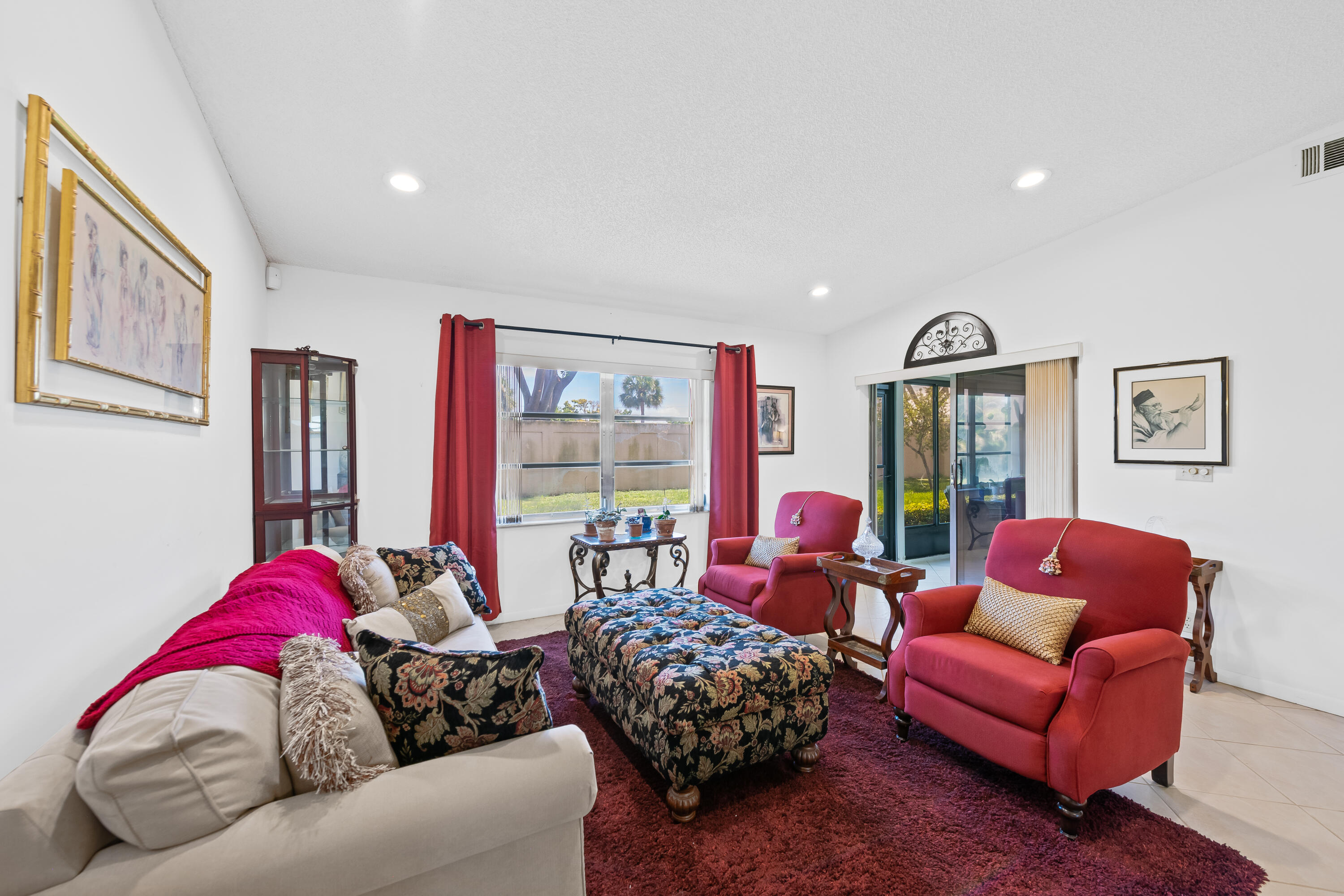 WHISPER WALK SEC C CONDO - Residential
