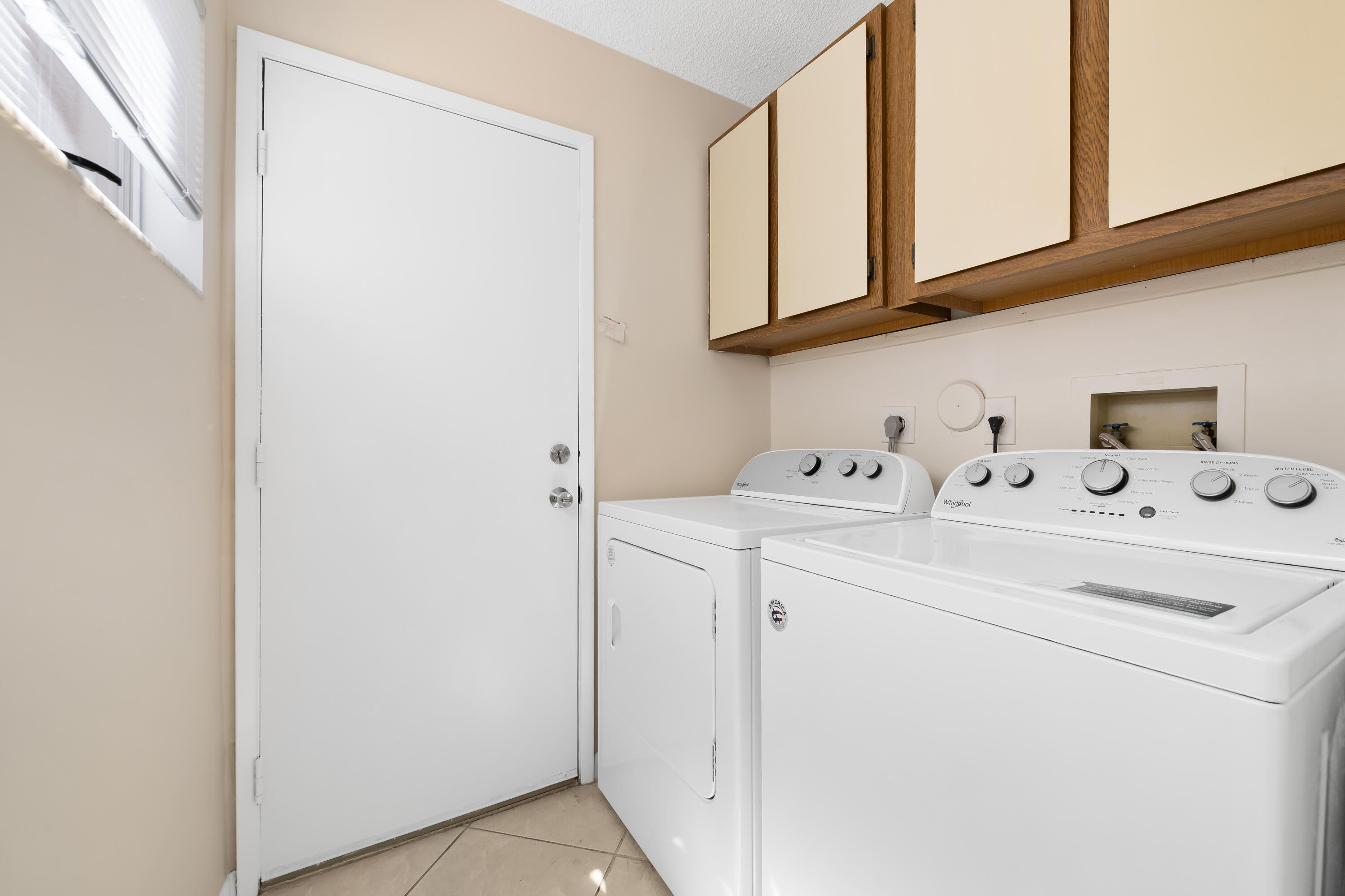 WHISPER WALK SEC C CONDO - Residential