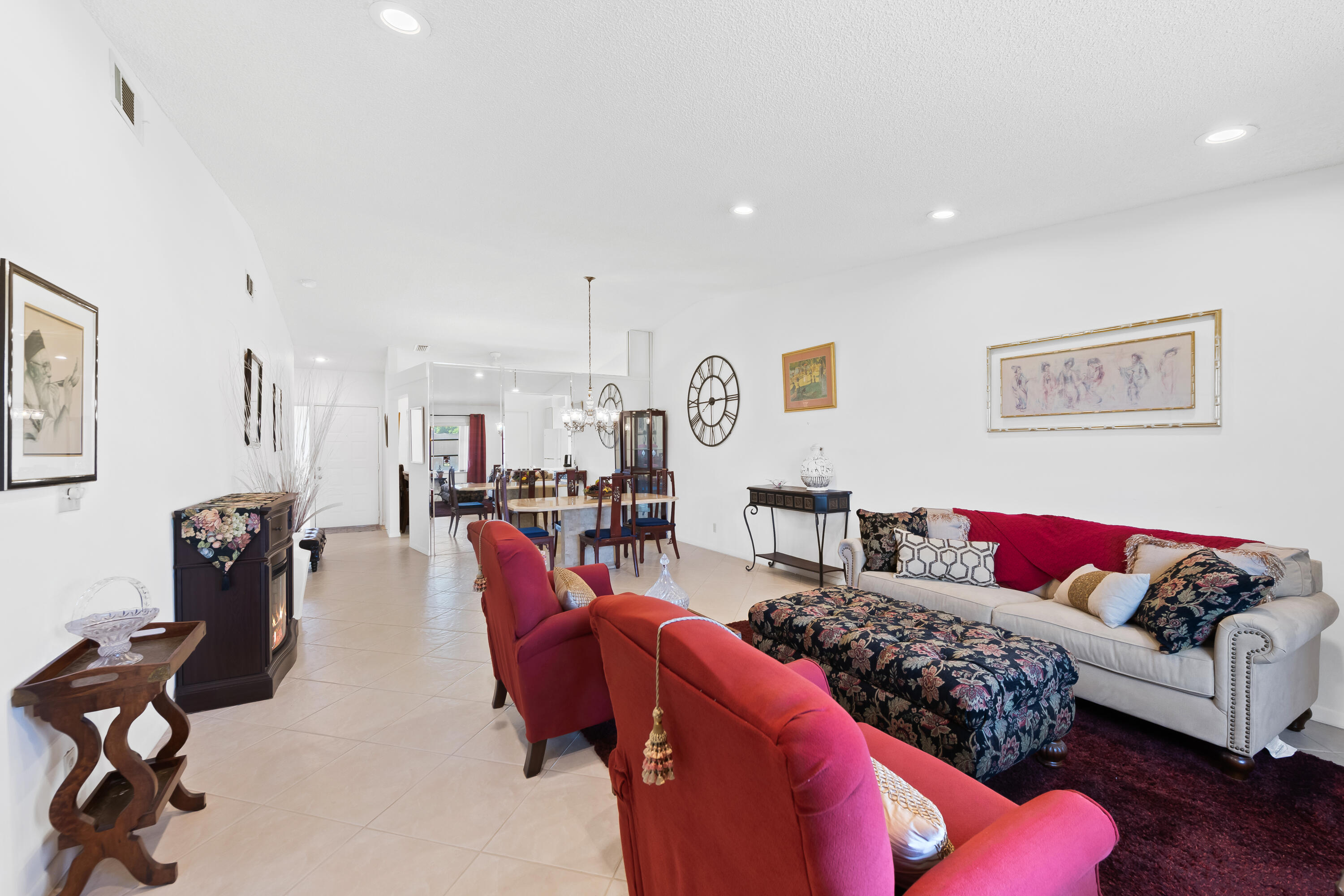 WHISPER WALK SEC C CONDO - Residential
