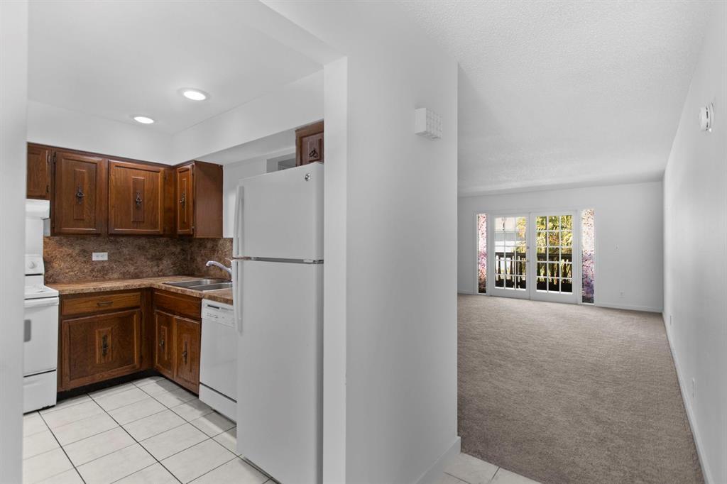 OAK PATHS CONDO - Residential
