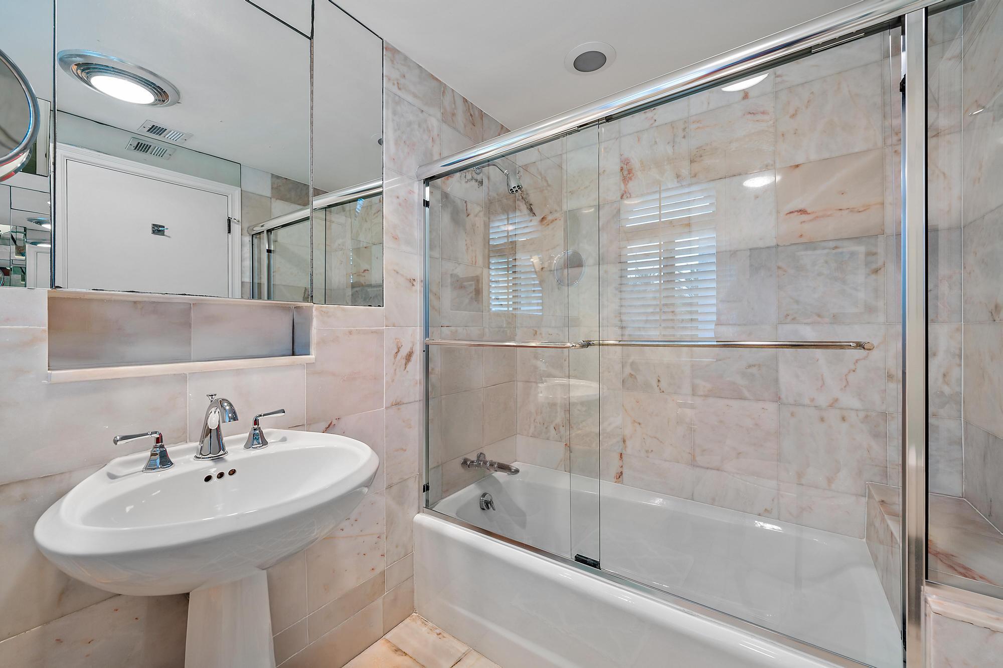 Ocean Park H W Robbins - Residential
