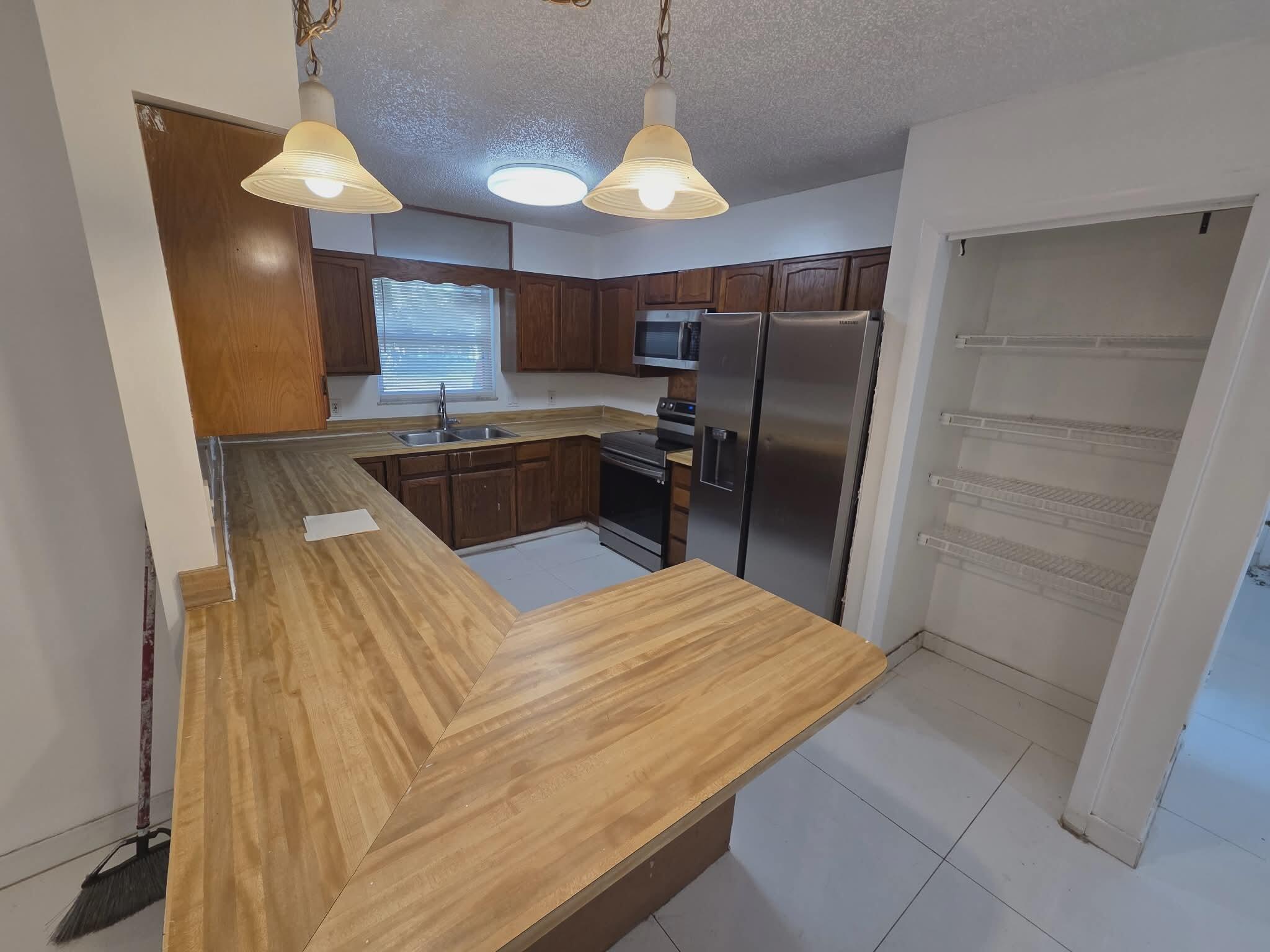 METES AND BOUNDS - Residential