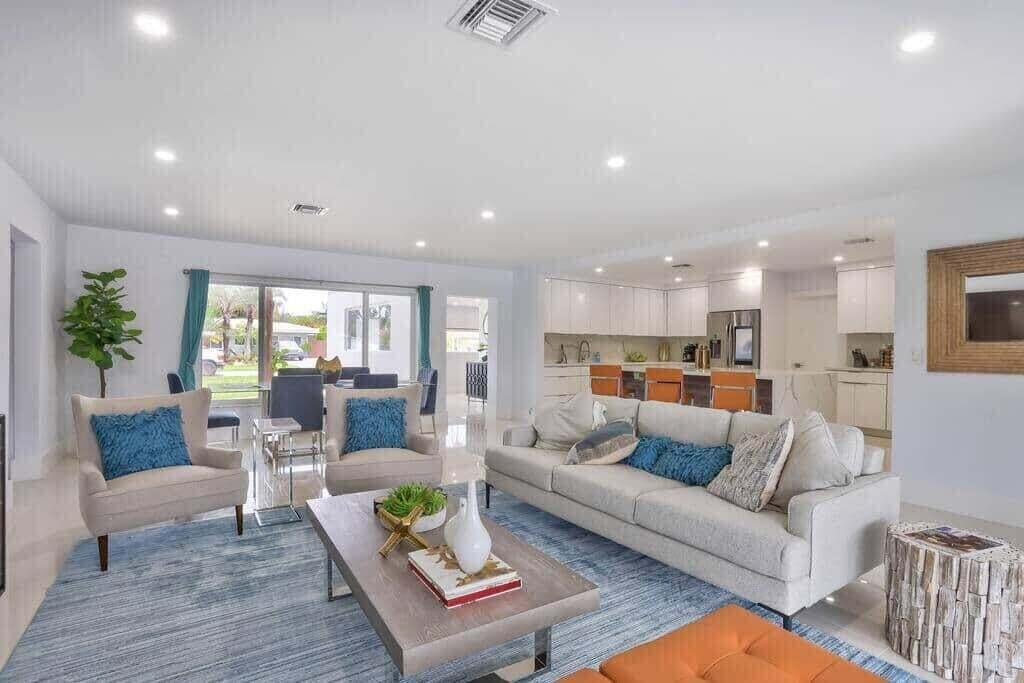 POINSETTIA HEIGHTS RIVER ADD - Residential