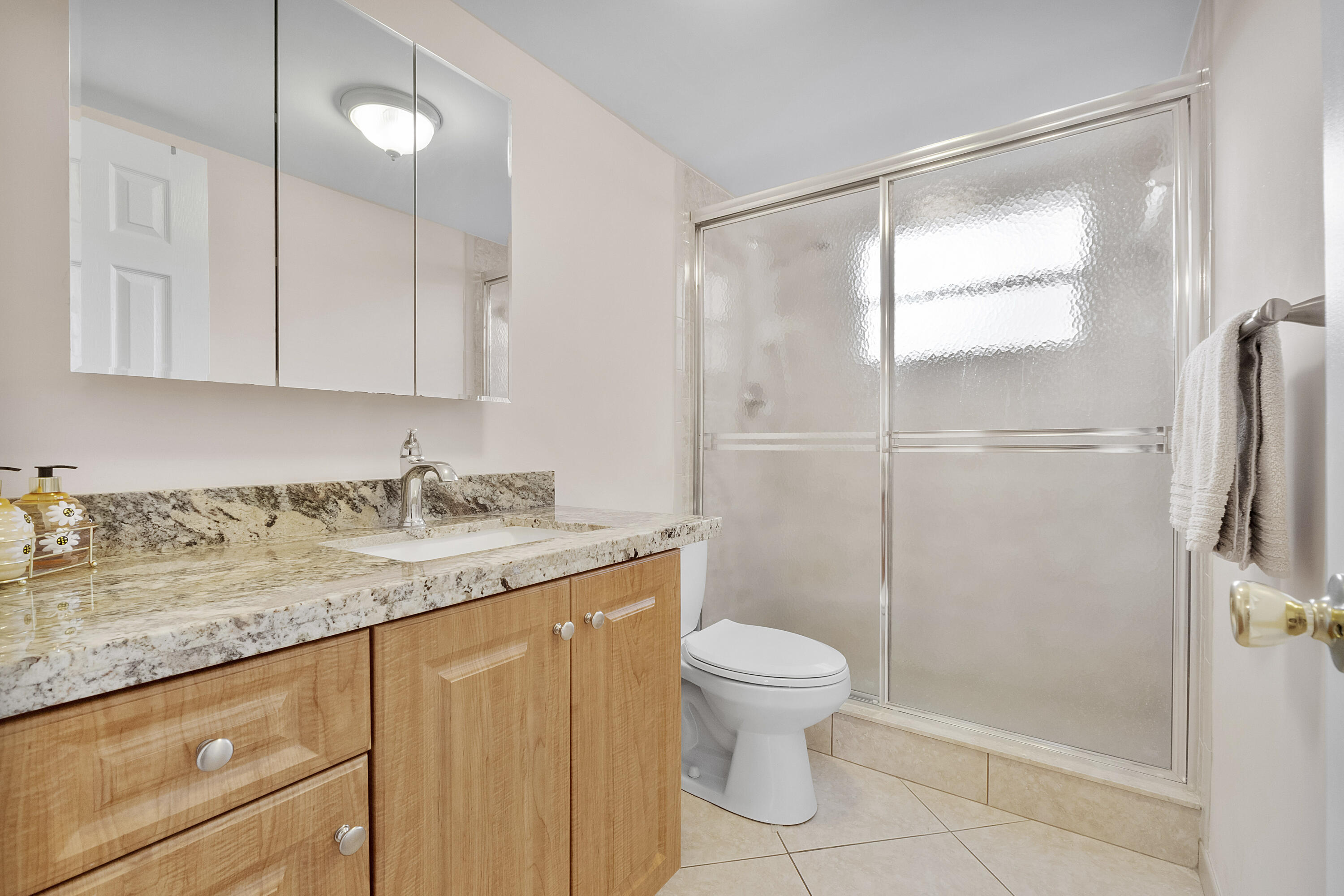 GARNET CONDO - Residential
