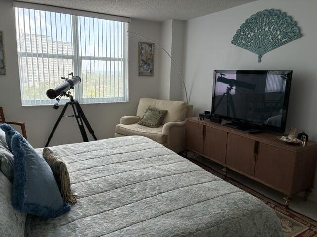 POMPANO BEACH CLUB NORTH CONDO - Residential Lease