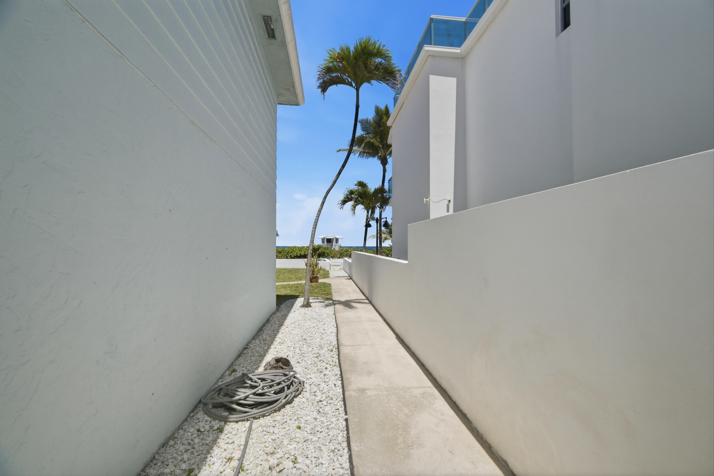 LAS OLAS BY THE SEA EXT - Residential