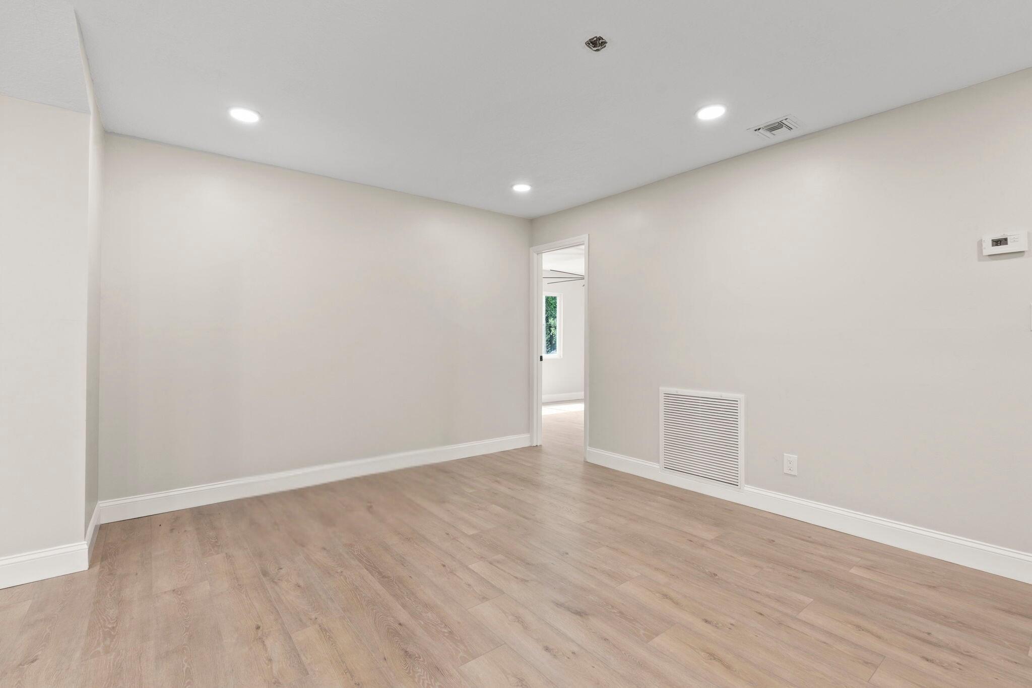JAY GARDENS OF FORT PIERCE - Residential