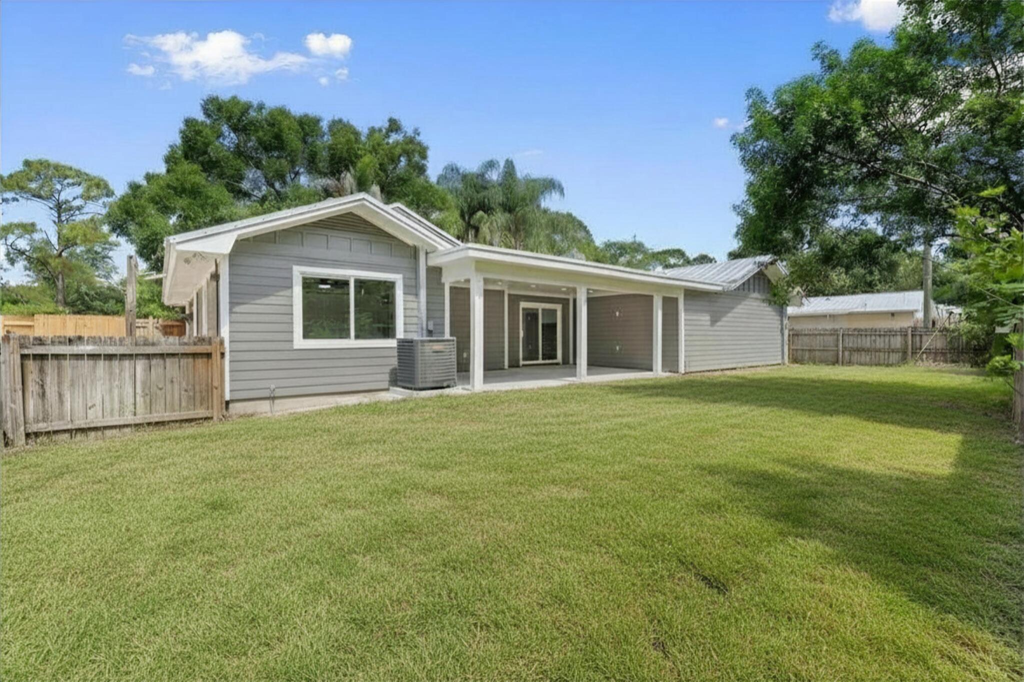 JAY GARDENS OF FORT PIERCE - Residential
