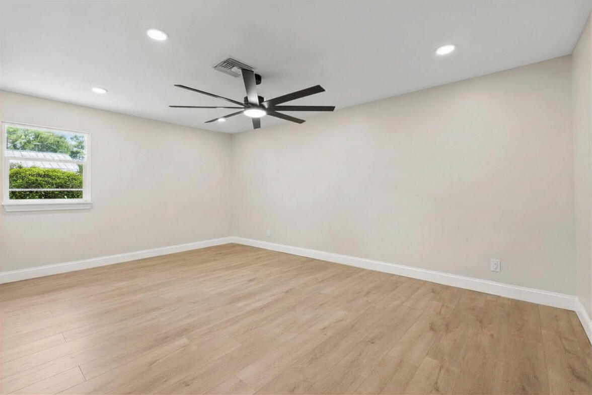 JAY GARDENS OF FORT PIERCE - Residential