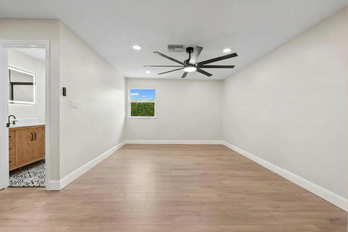 JAY GARDENS OF FORT PIERCE - Residential
