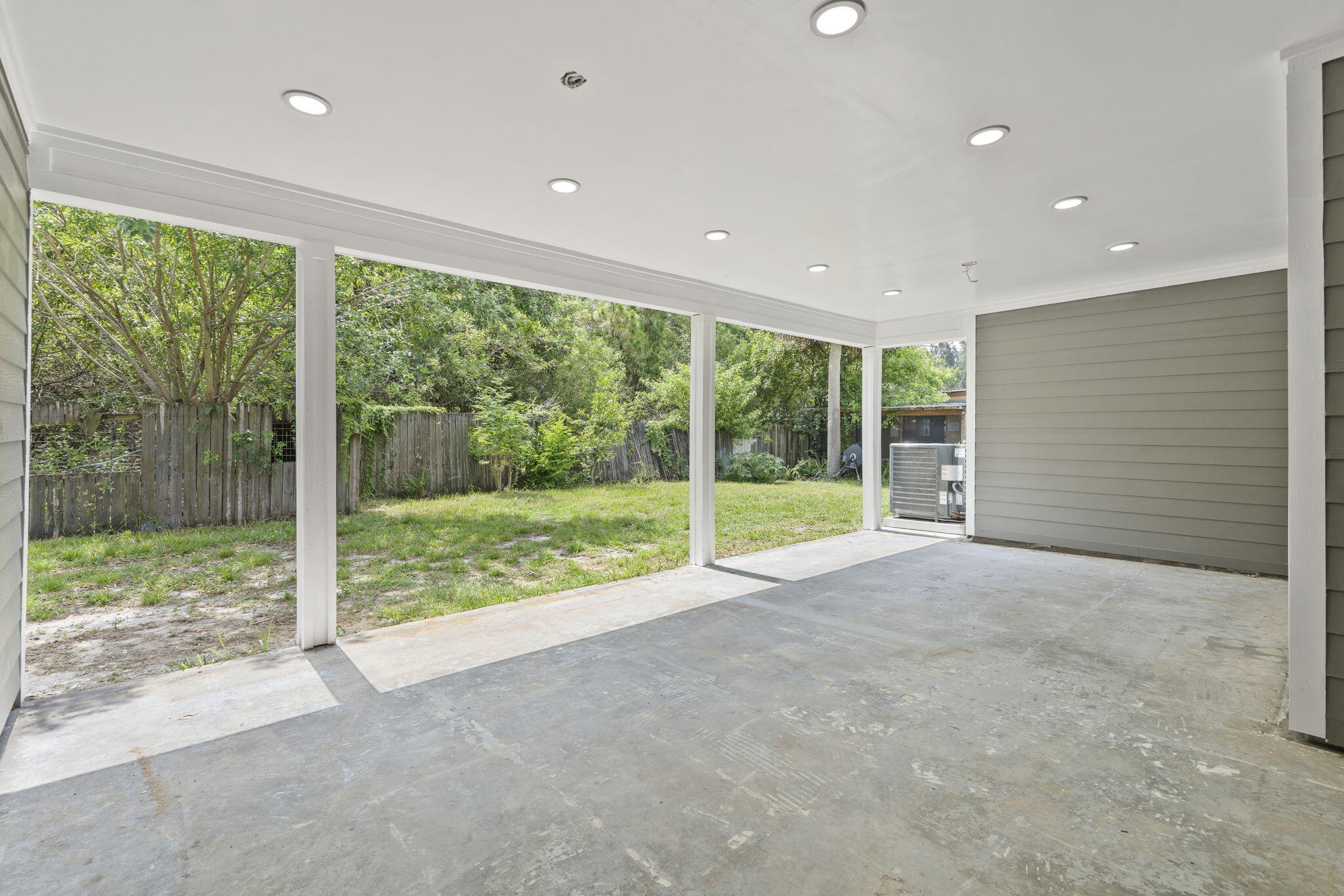 JAY GARDENS OF FORT PIERCE - Residential