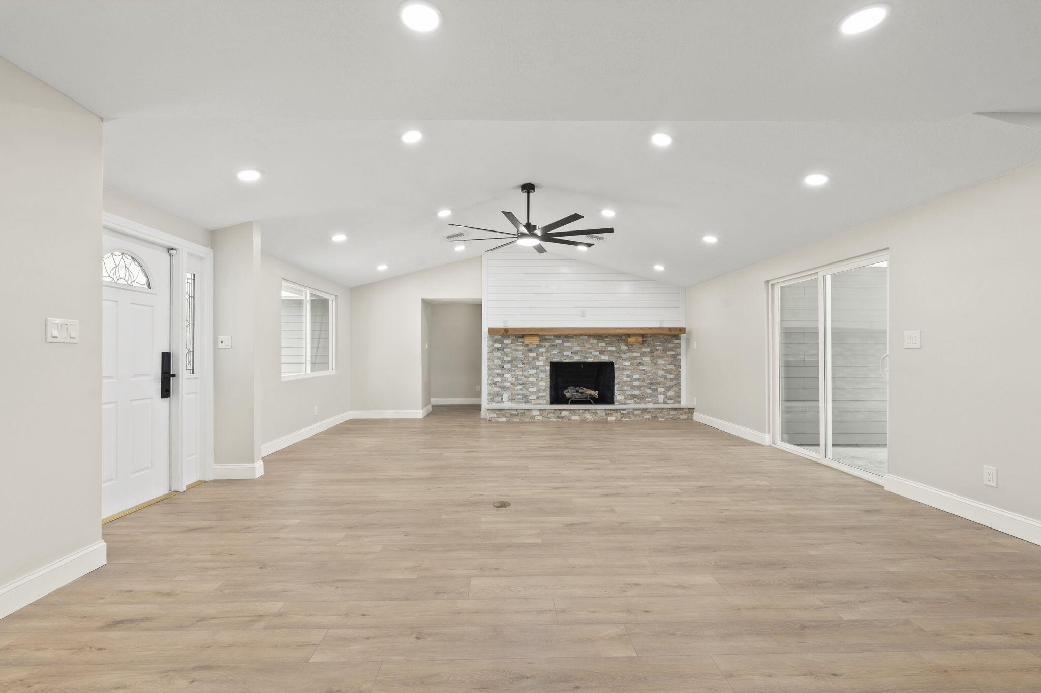 JAY GARDENS OF FORT PIERCE - Residential