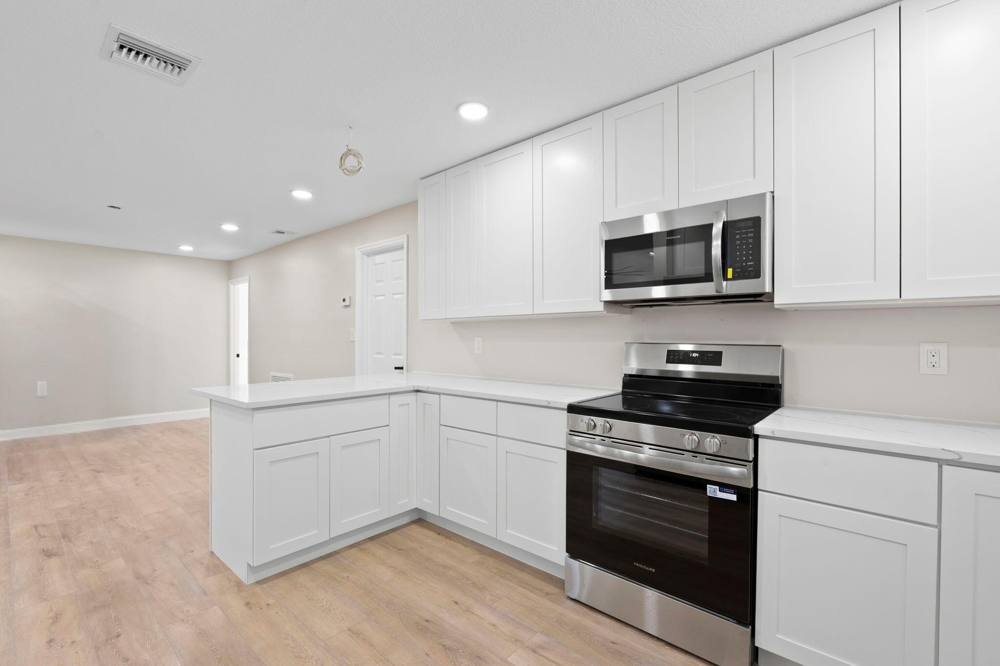 JAY GARDENS OF FORT PIERCE - Residential