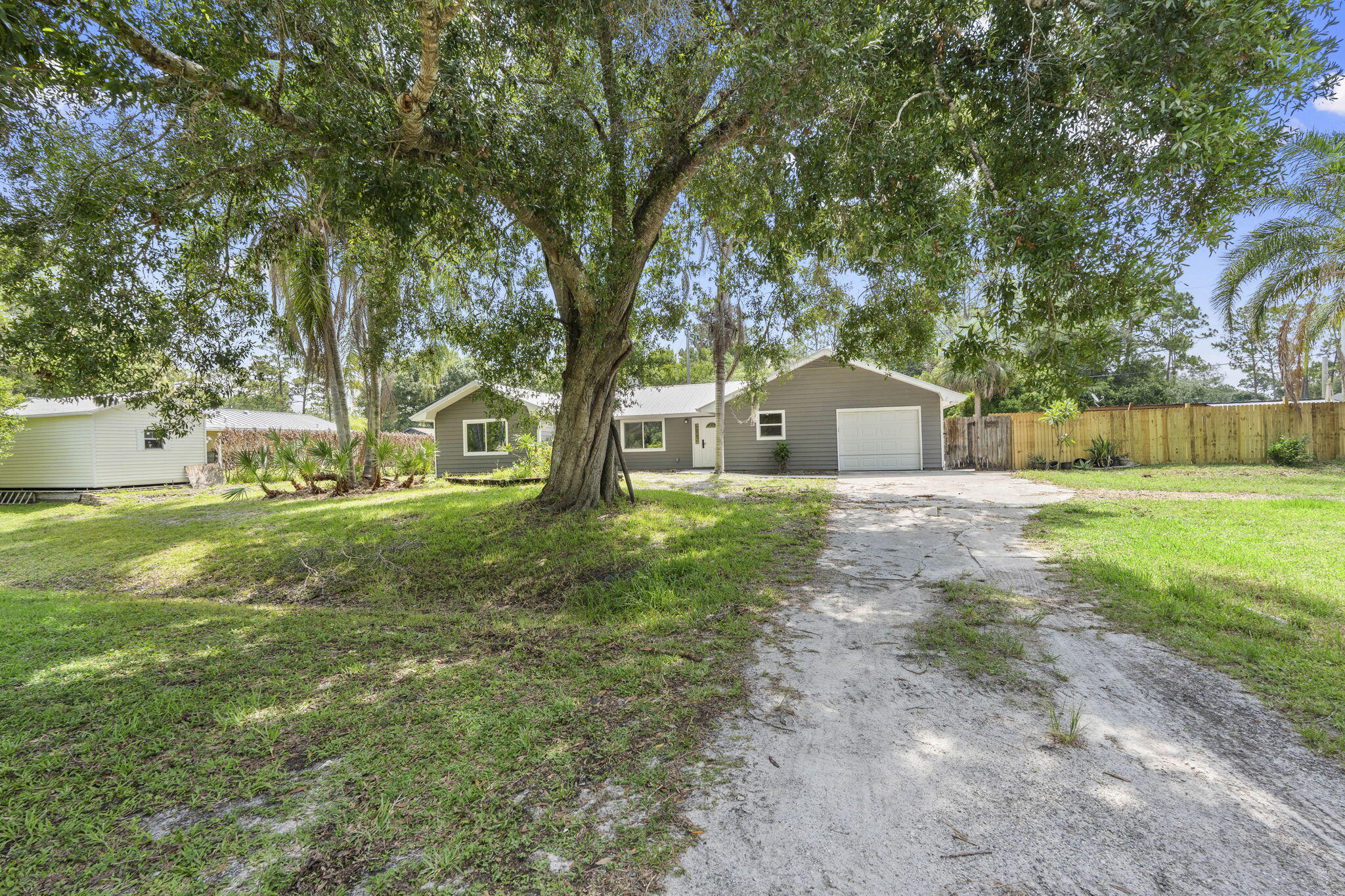 JAY GARDENS OF FORT PIERCE - Residential