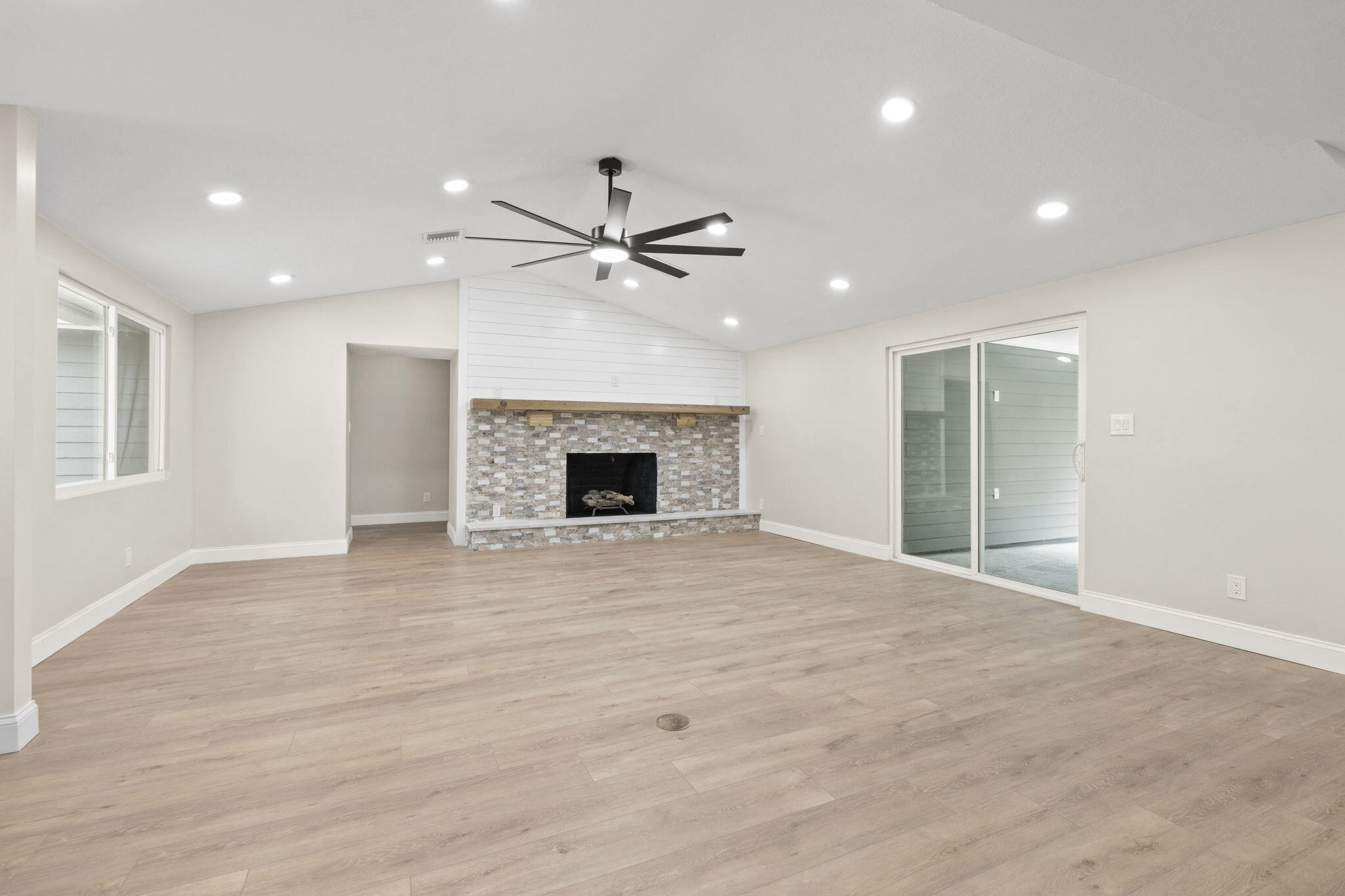 JAY GARDENS OF FORT PIERCE - Residential