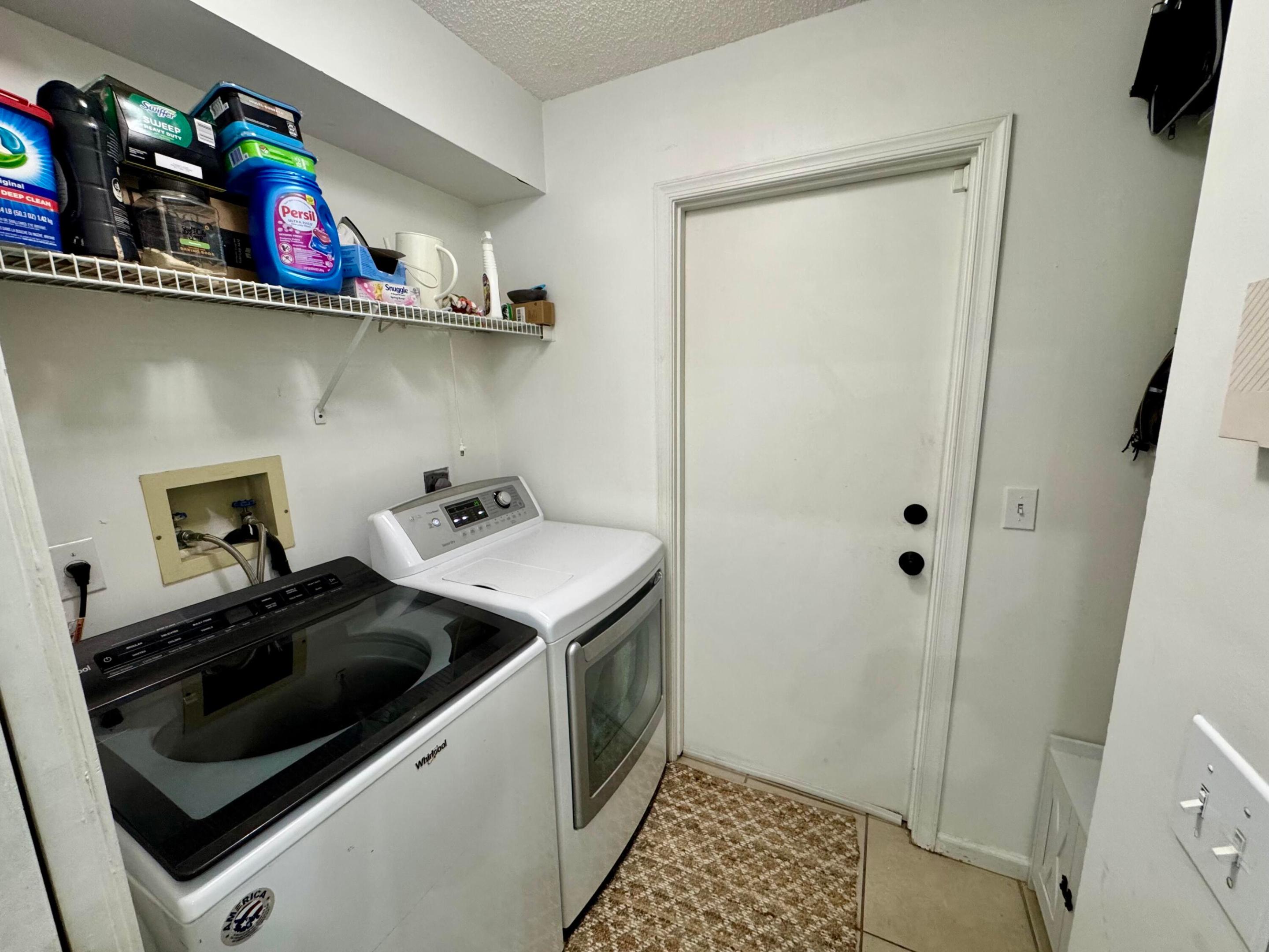 NORTH PALM BEACH HEIGHTS SEC 3 - Residential Lease
