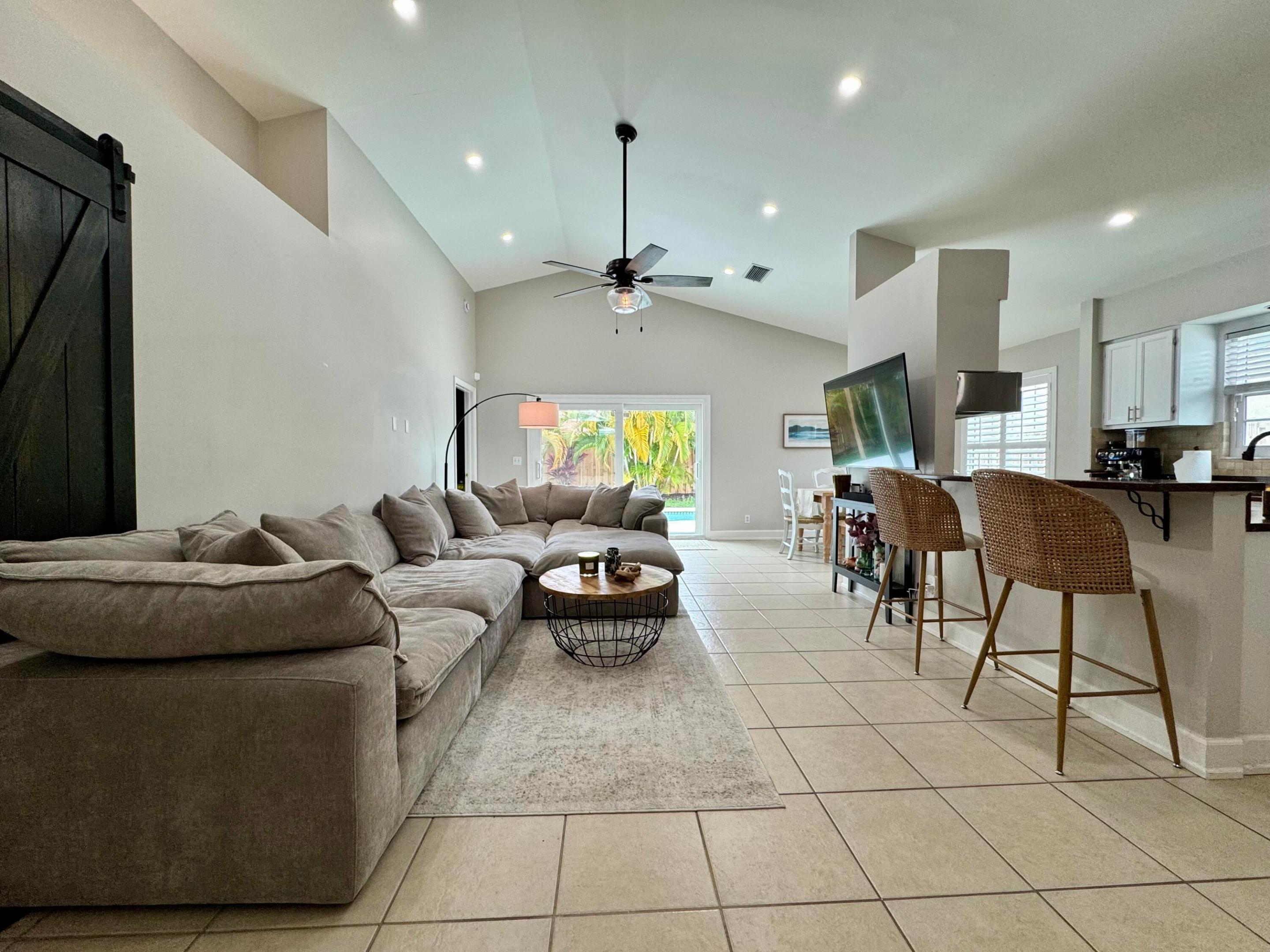 NORTH PALM BEACH HEIGHTS SEC 3 - Residential Lease