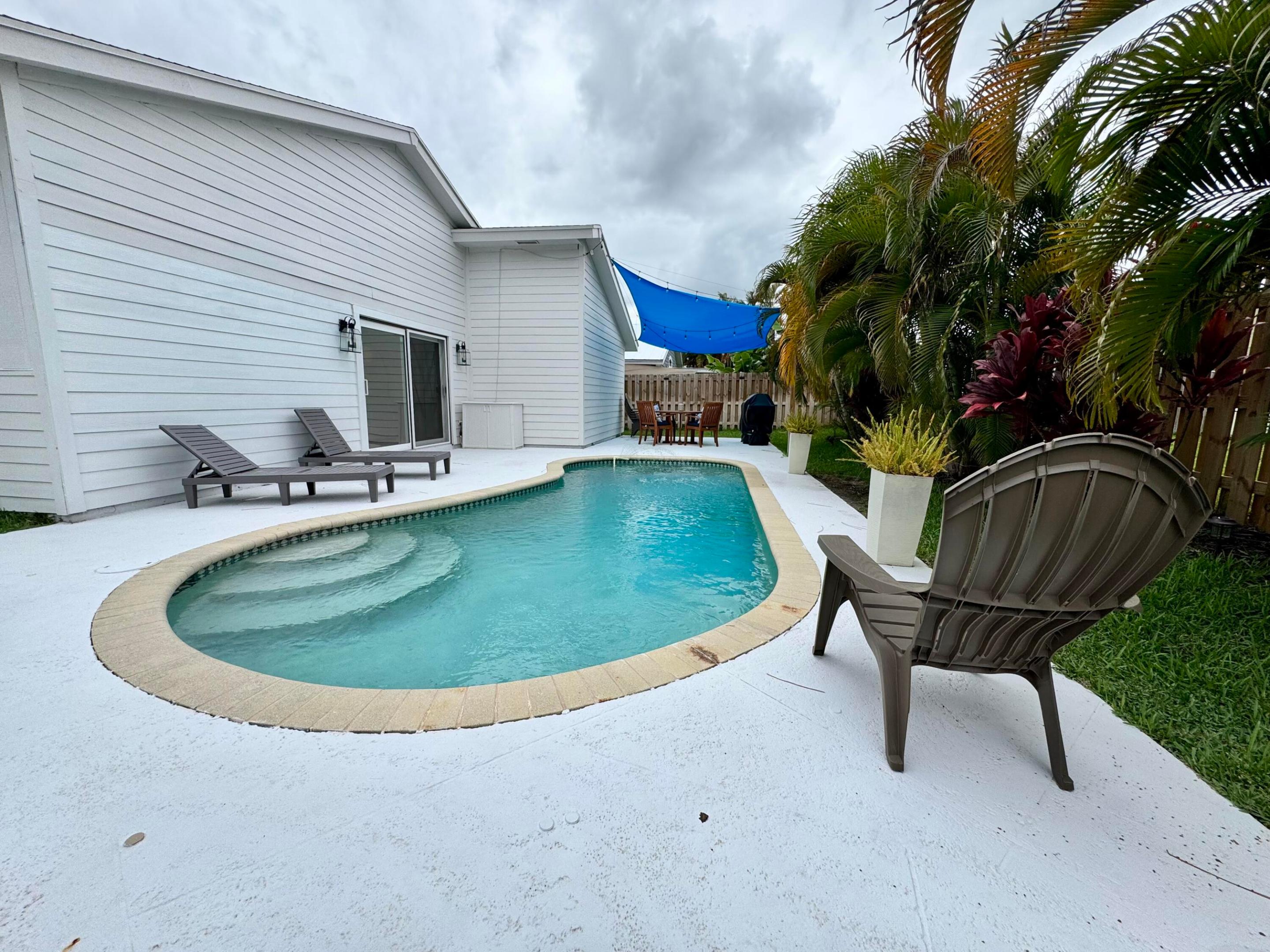 NORTH PALM BEACH HEIGHTS SEC 3 - Residential Lease