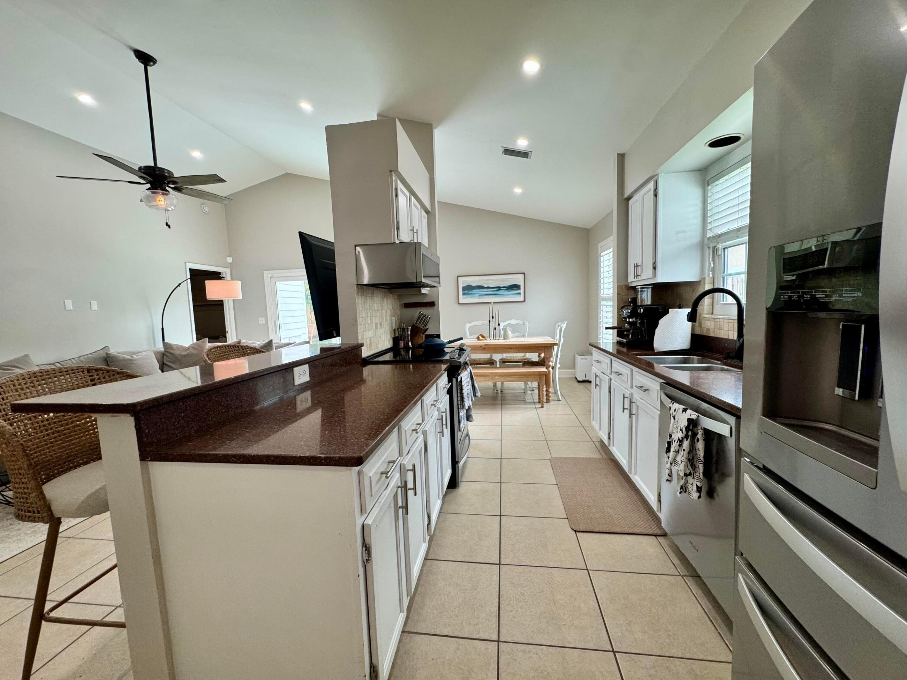 NORTH PALM BEACH HEIGHTS SEC 3 - Residential Lease