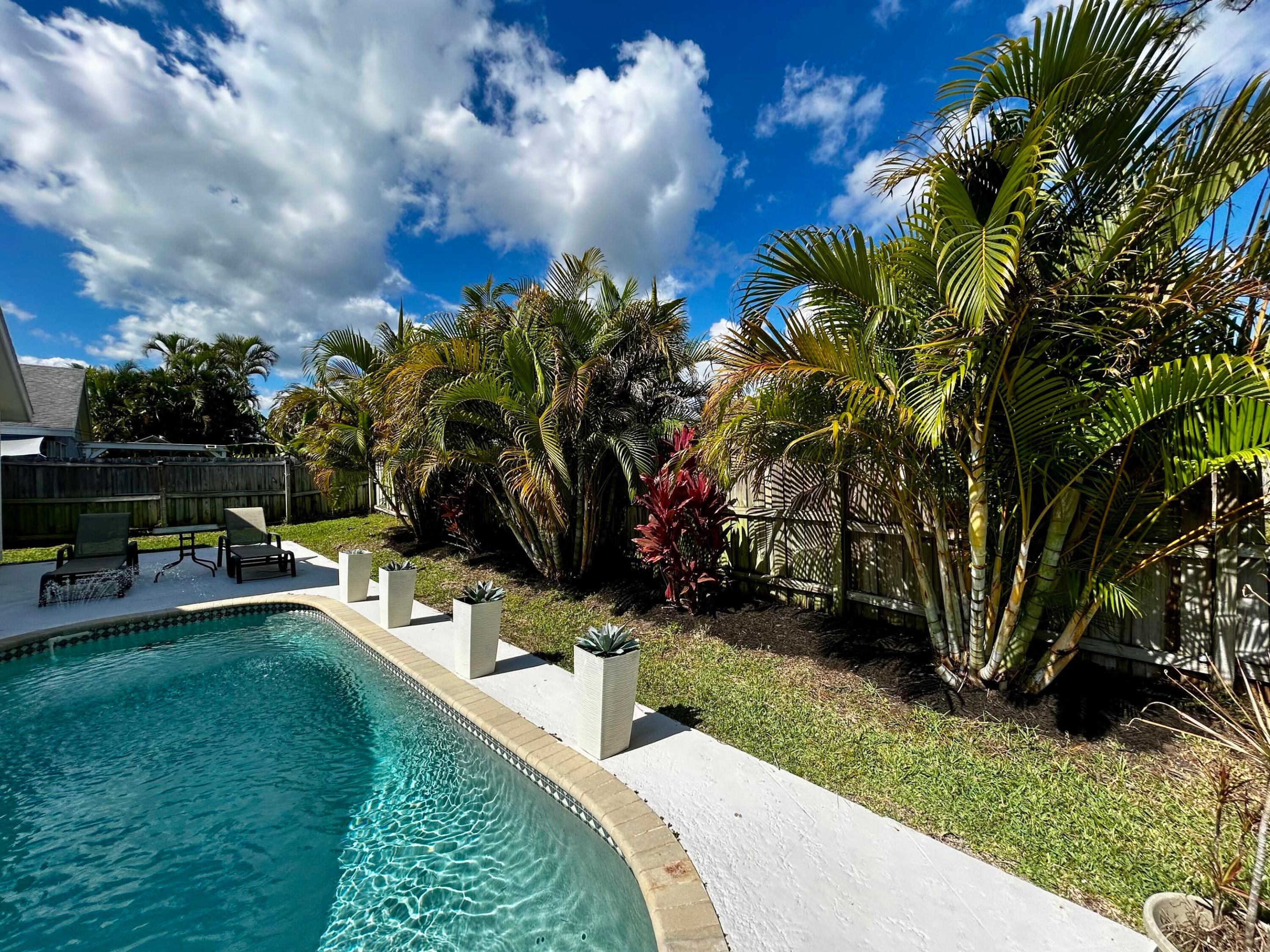 NORTH PALM BEACH HEIGHTS SEC 3 - Residential Lease