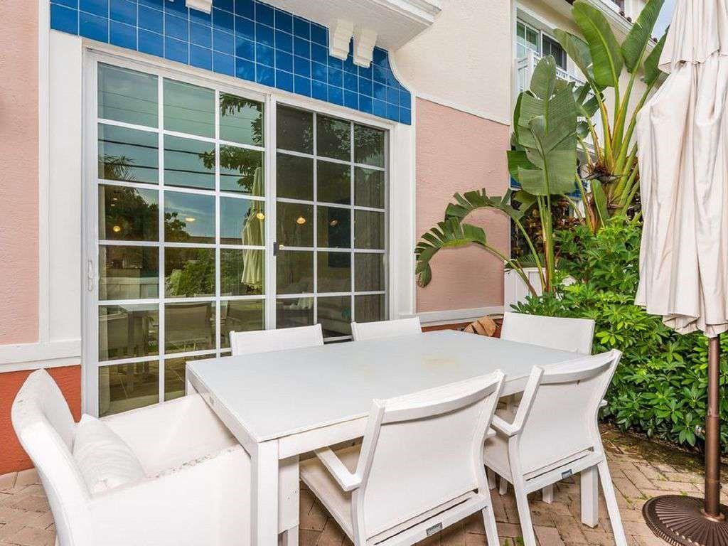Santa Barbara Villas - Residential