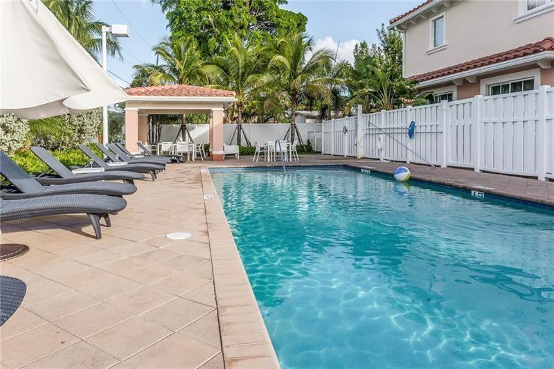 Santa Barbara Villas - Residential