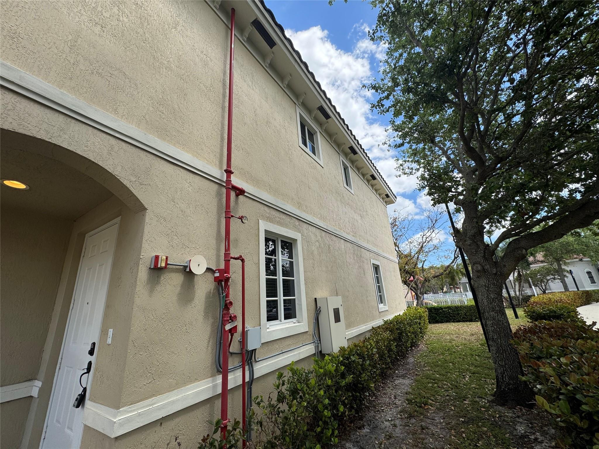 CALABRIA II CONDO - Residential Lease