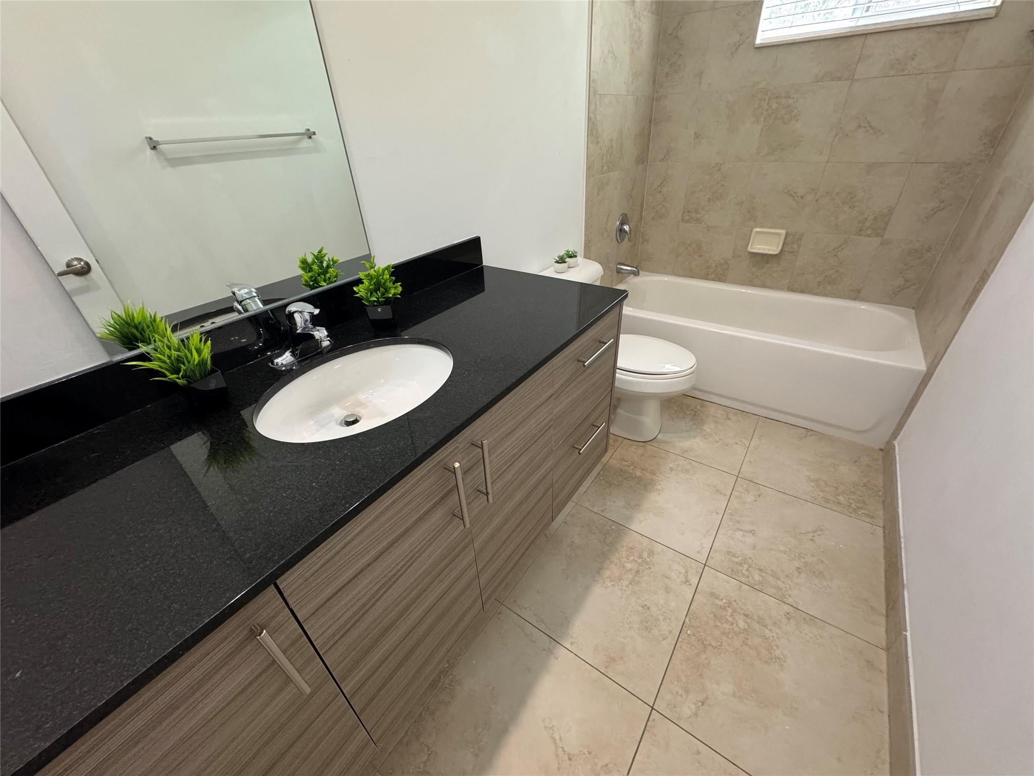 CALABRIA II CONDO - Residential Lease