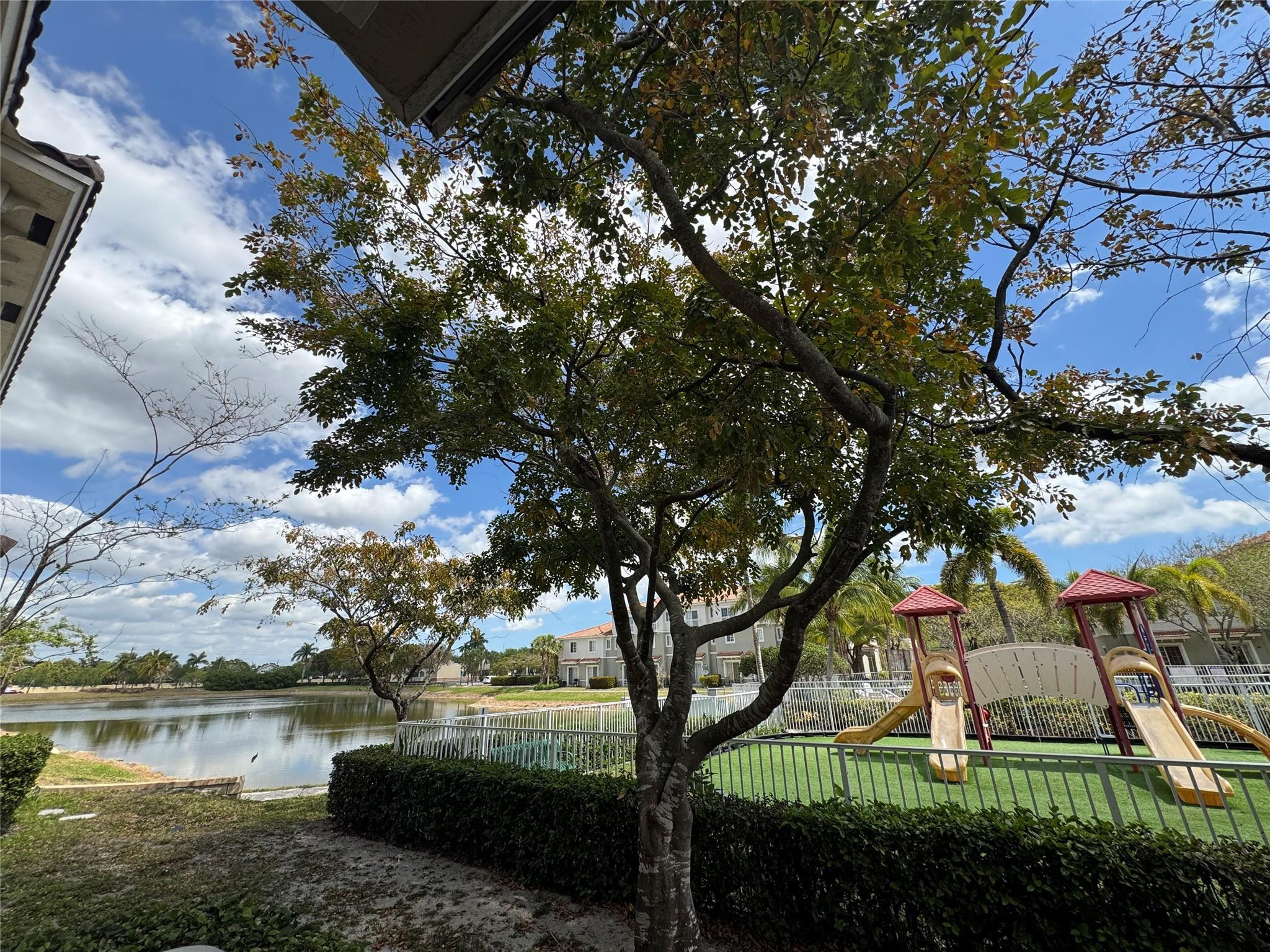 CALABRIA II CONDO - Residential Lease