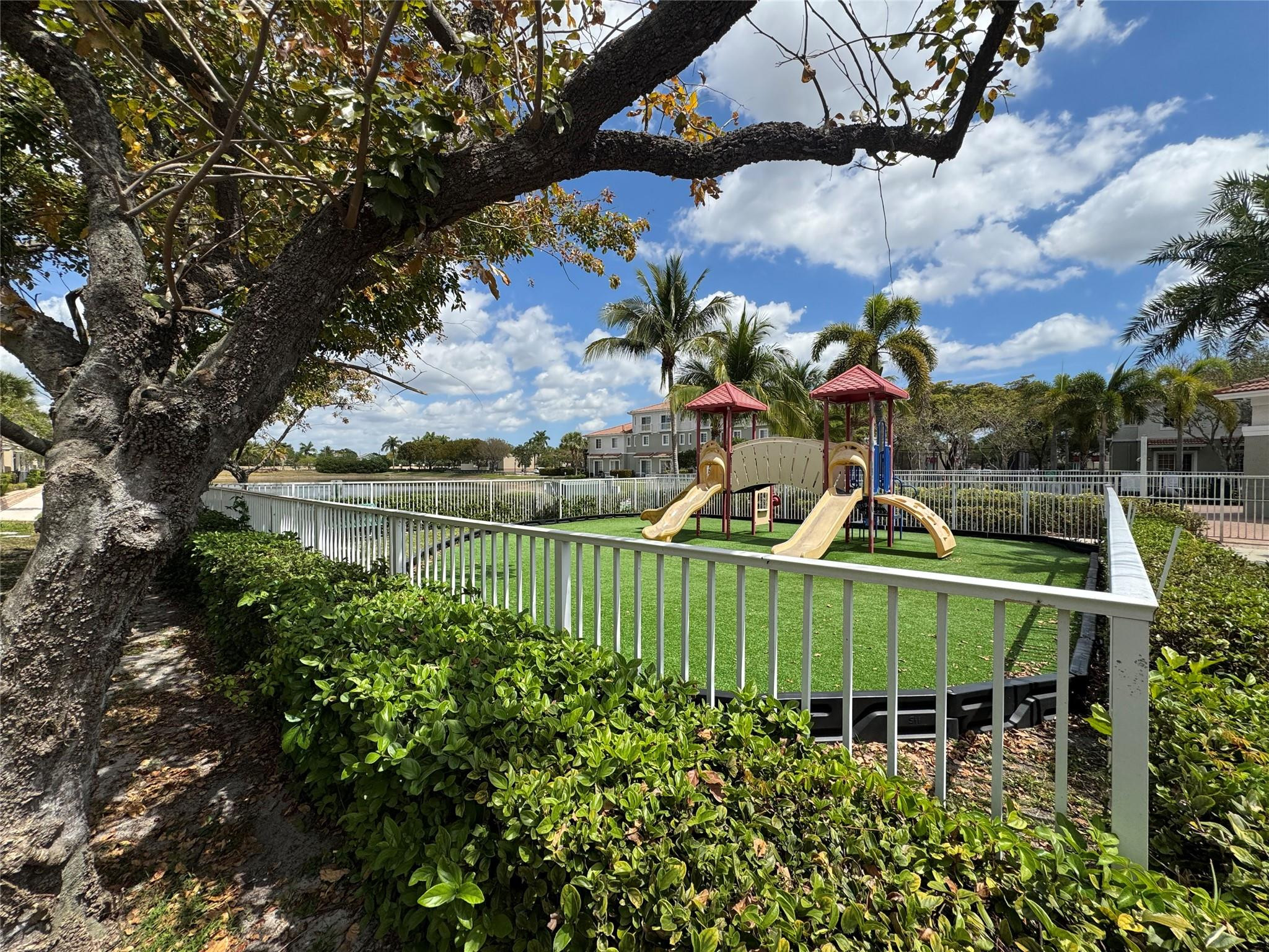 CALABRIA II CONDO - Residential Lease
