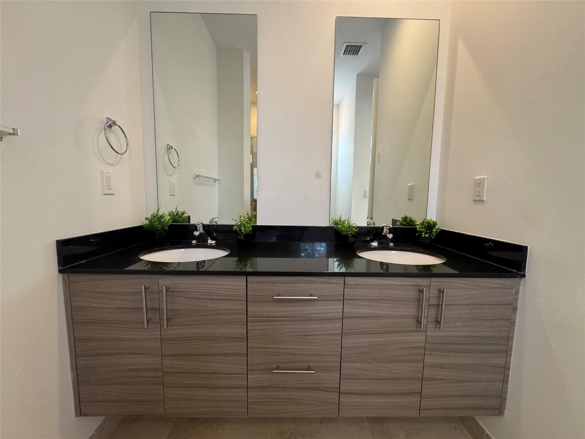 CALABRIA II CONDO - Residential Lease