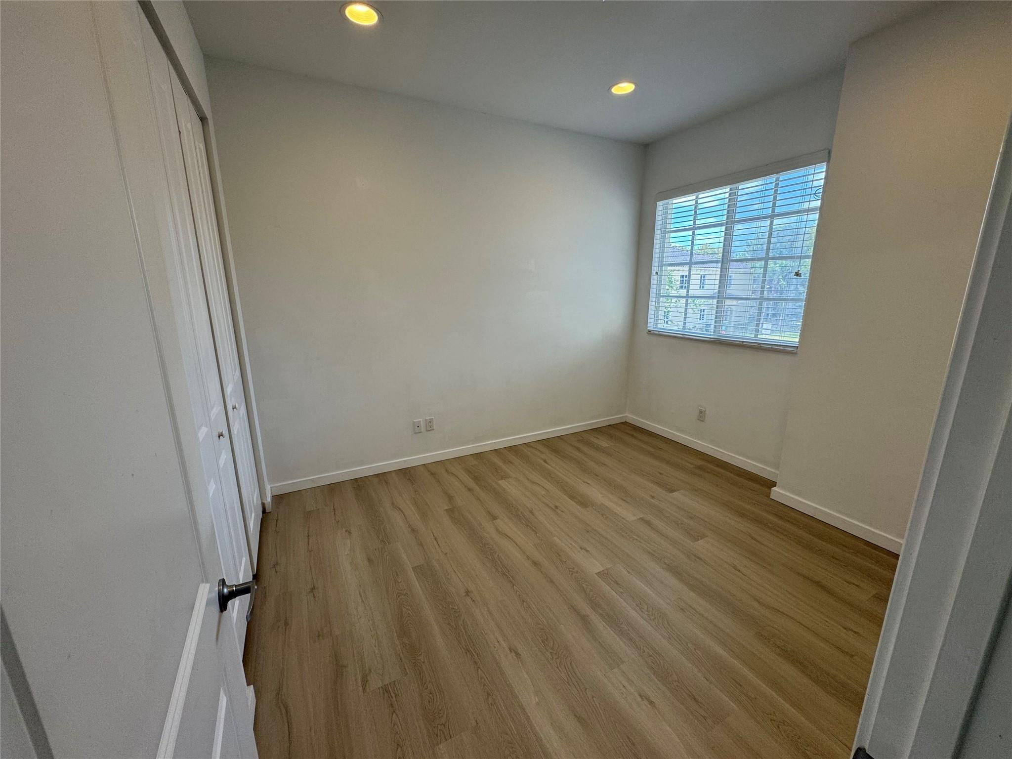 CALABRIA II CONDO - Residential Lease