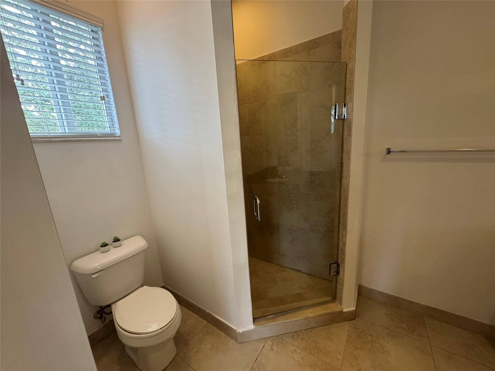 CALABRIA II CONDO - Residential Lease