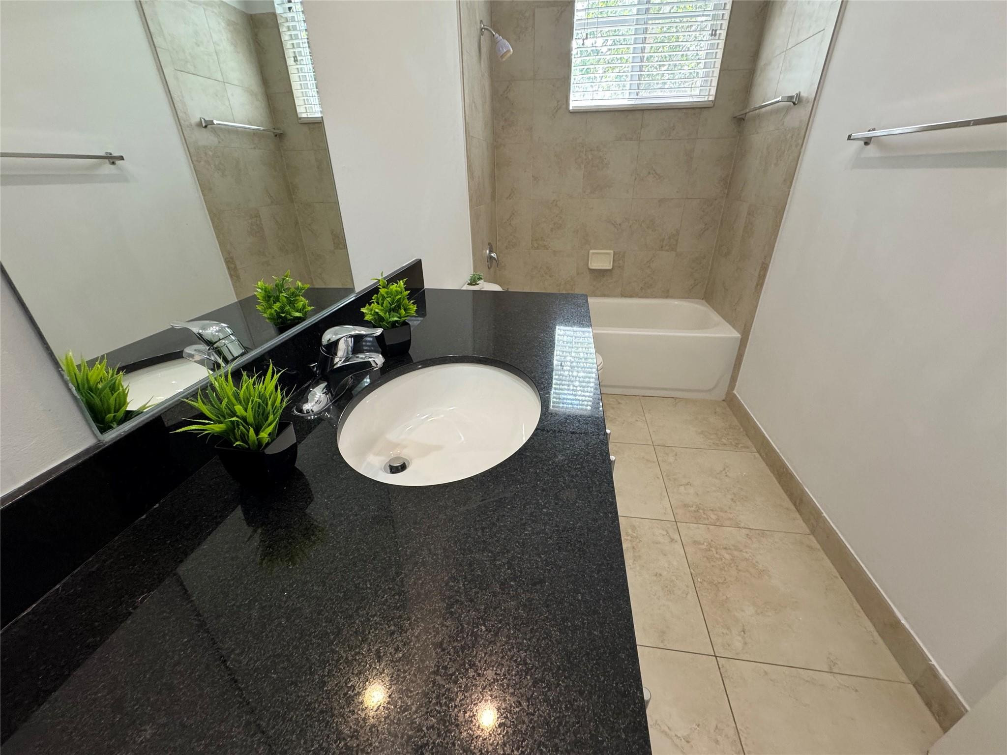 CALABRIA II CONDO - Residential Lease