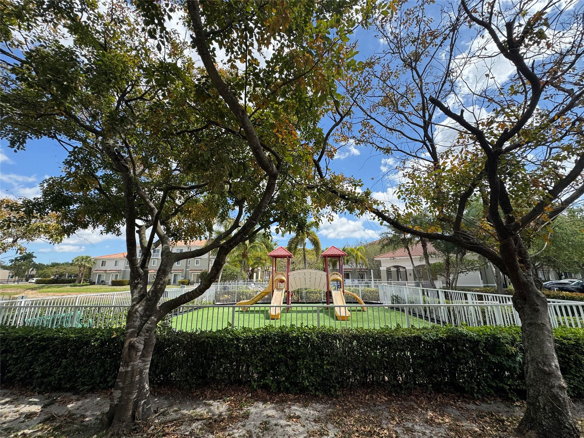 CALABRIA II CONDO - Residential Lease