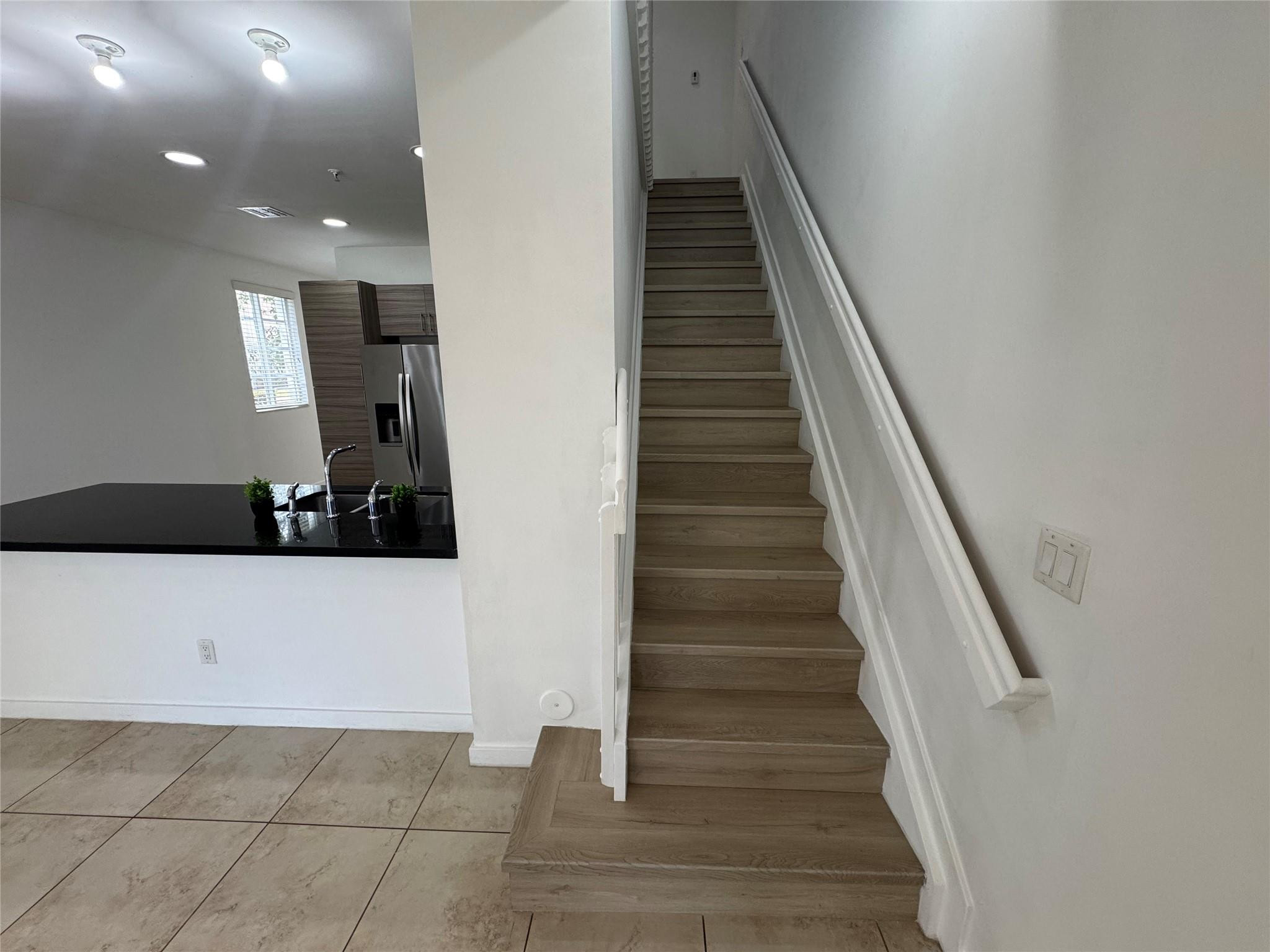 CALABRIA II CONDO - Residential Lease