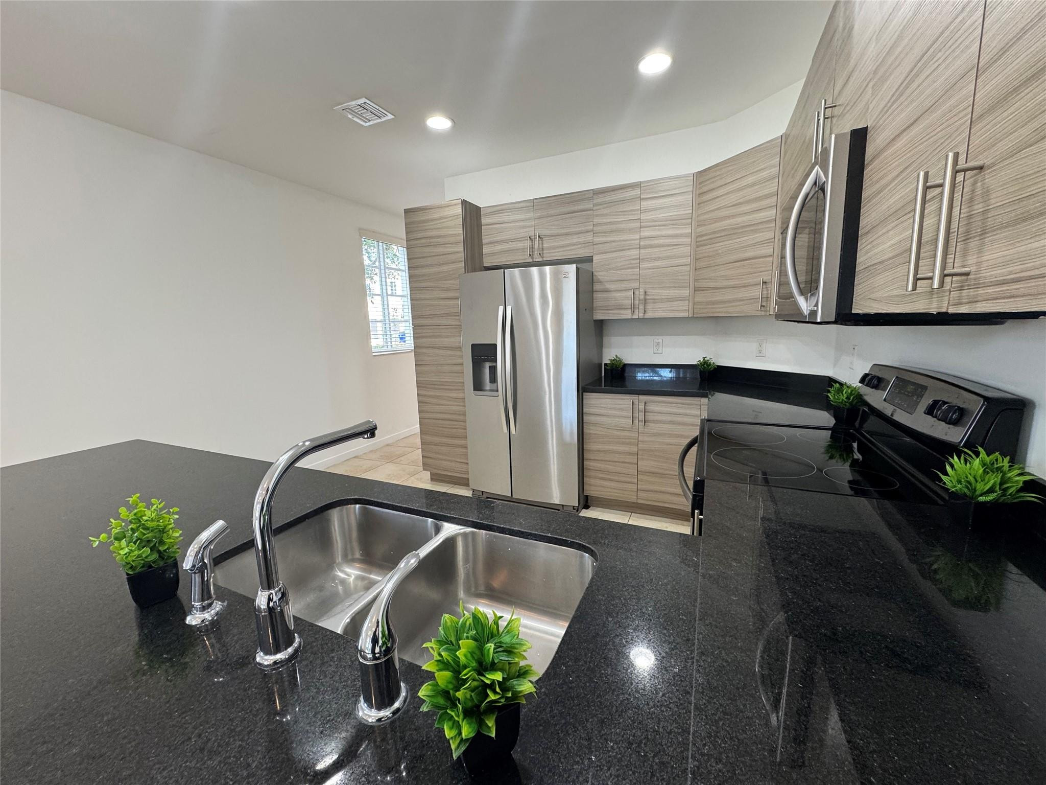 CALABRIA II CONDO - Residential Lease