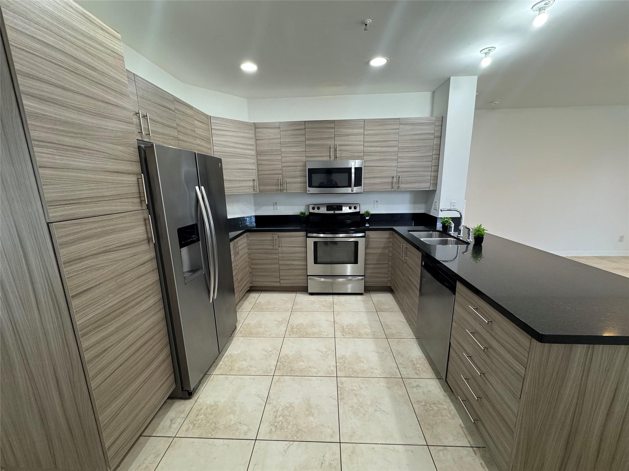 CALABRIA II CONDO - Residential Lease