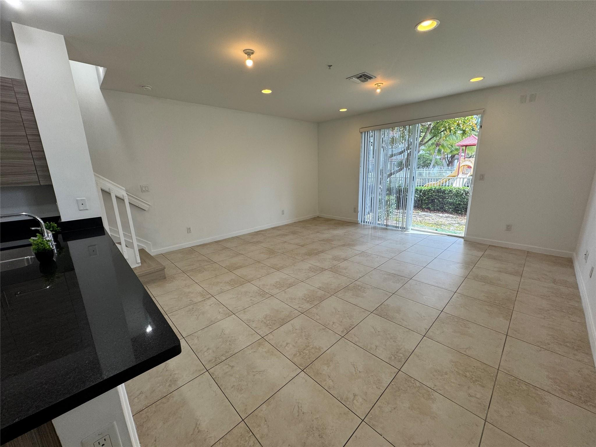 CALABRIA II CONDO - Residential Lease