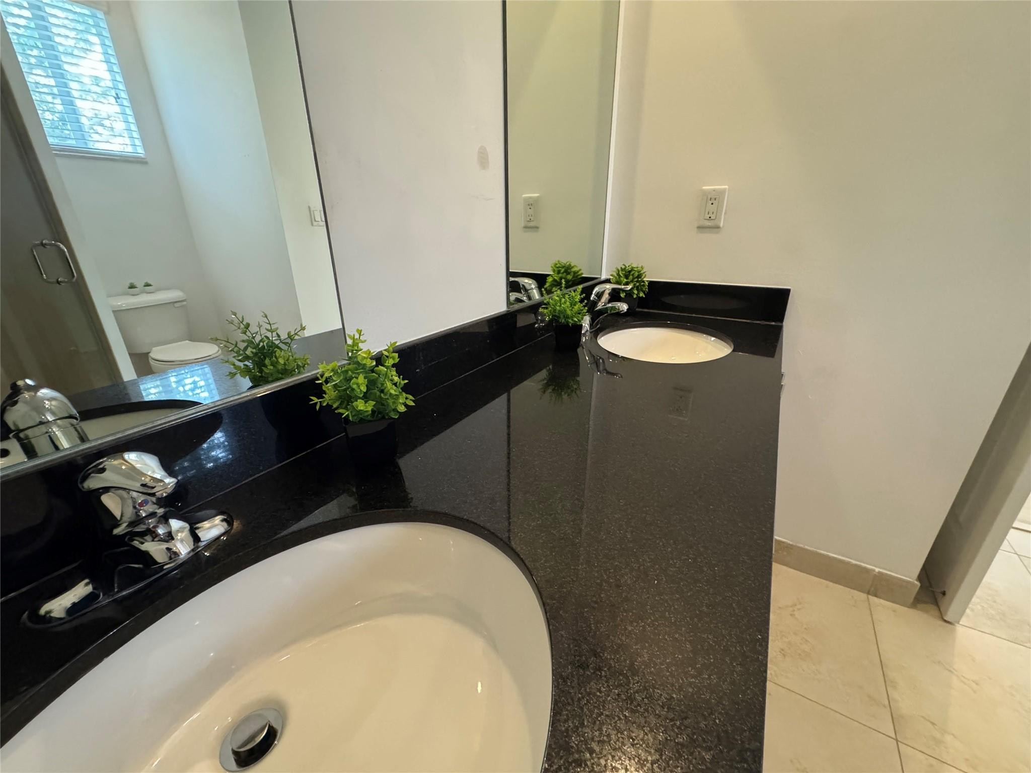 CALABRIA II CONDO - Residential Lease
