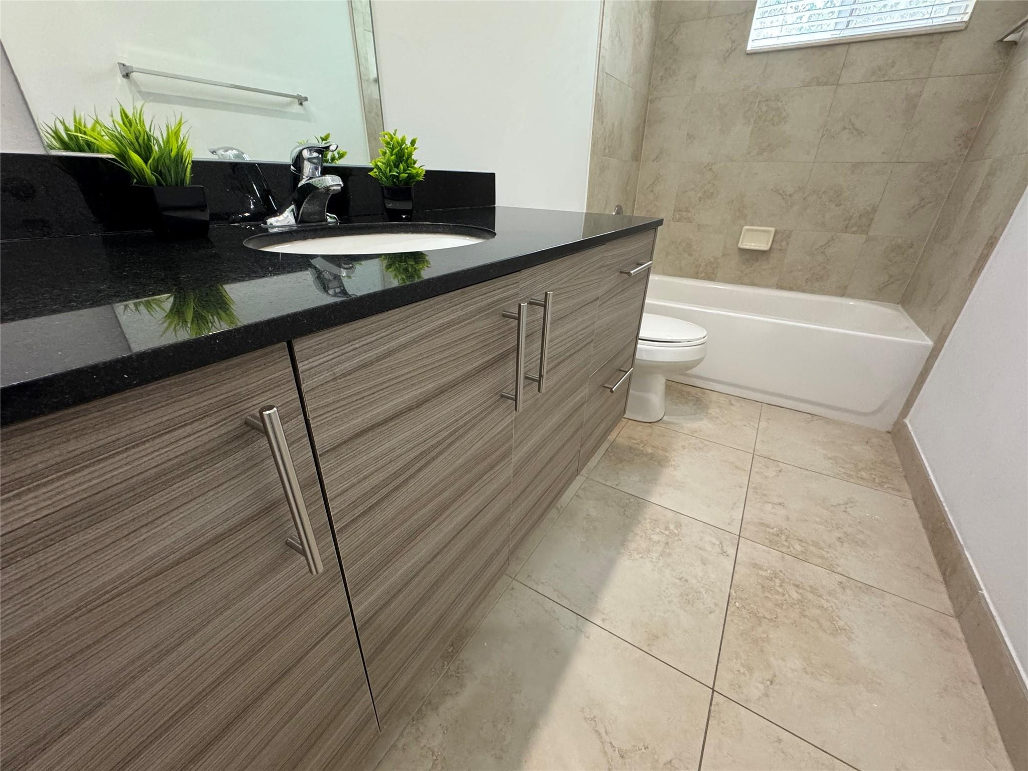 CALABRIA II CONDO - Residential Lease