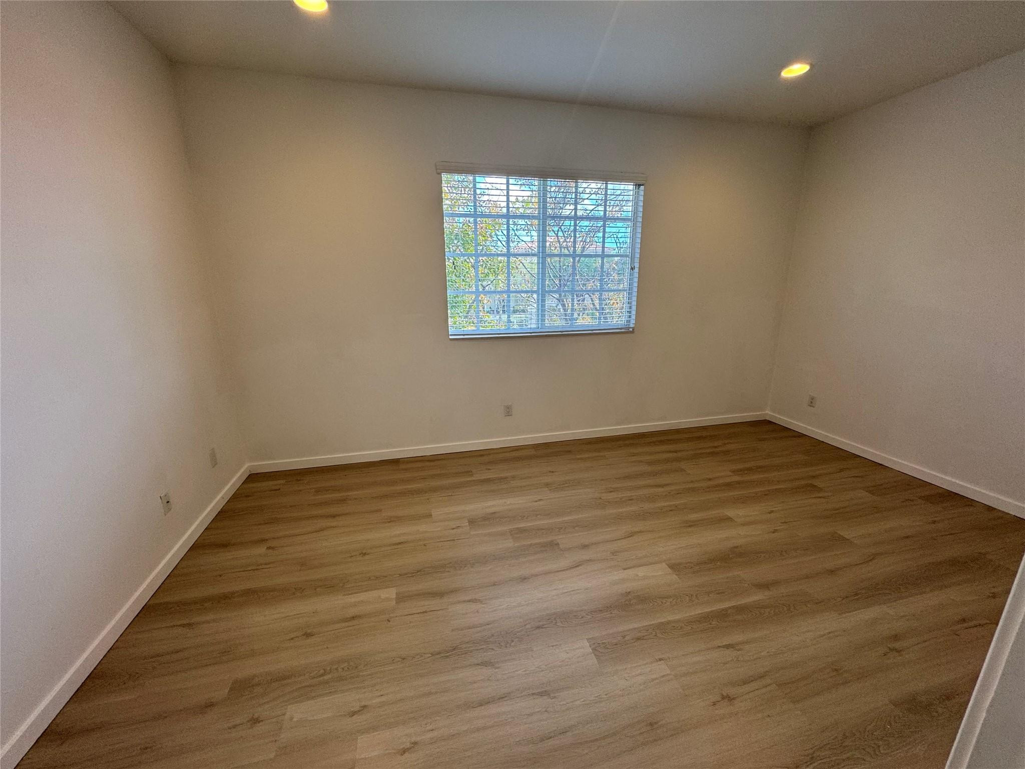 CALABRIA II CONDO - Residential Lease