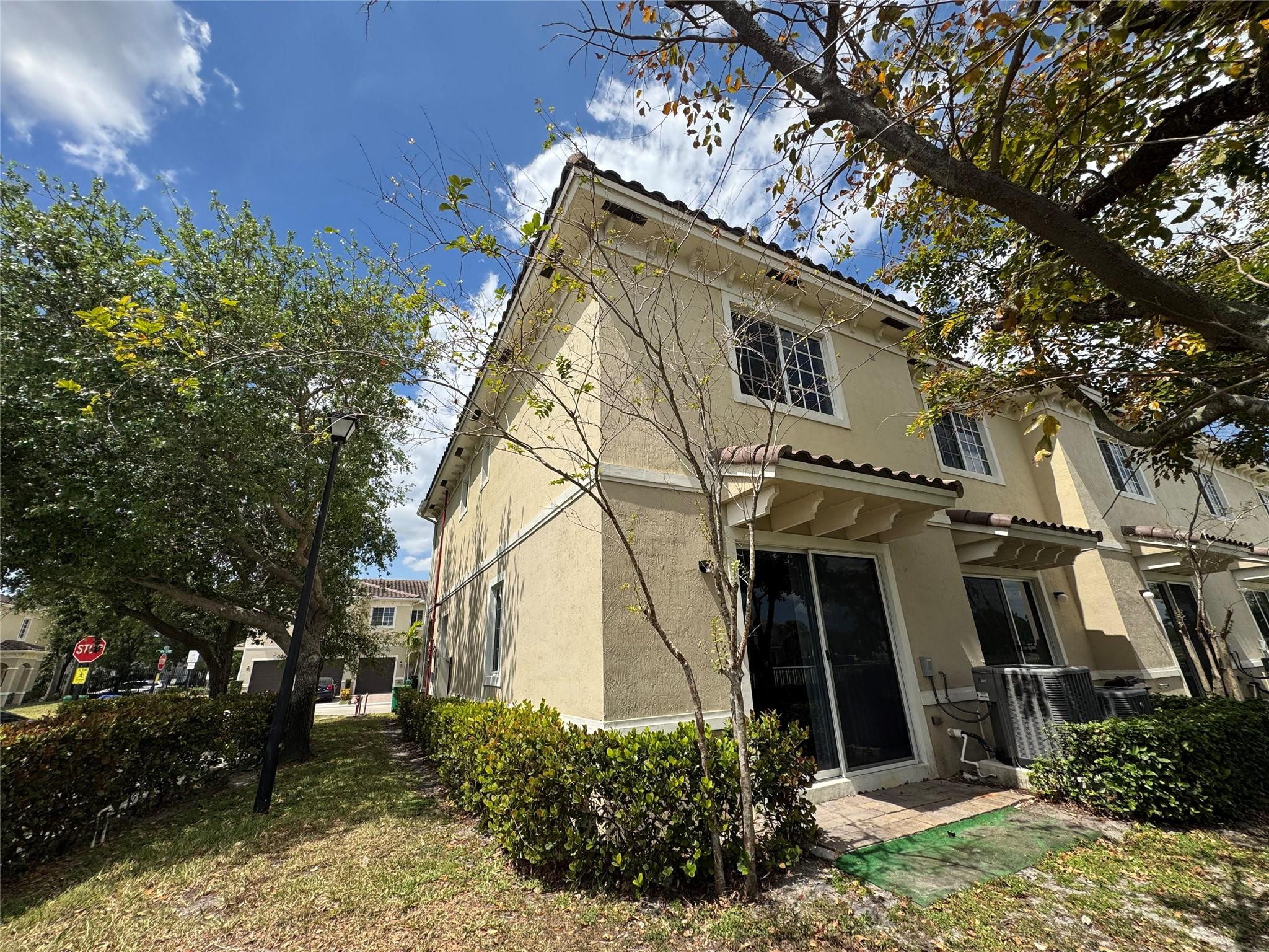 CALABRIA II CONDO - Residential Lease