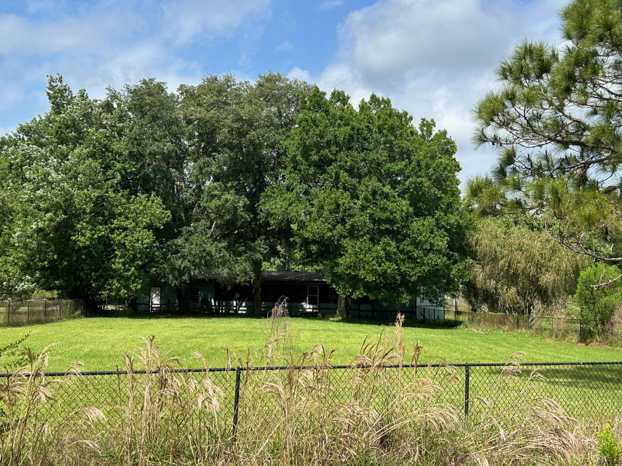 LAKE MONTAZA ESTATES SECTION - Residential