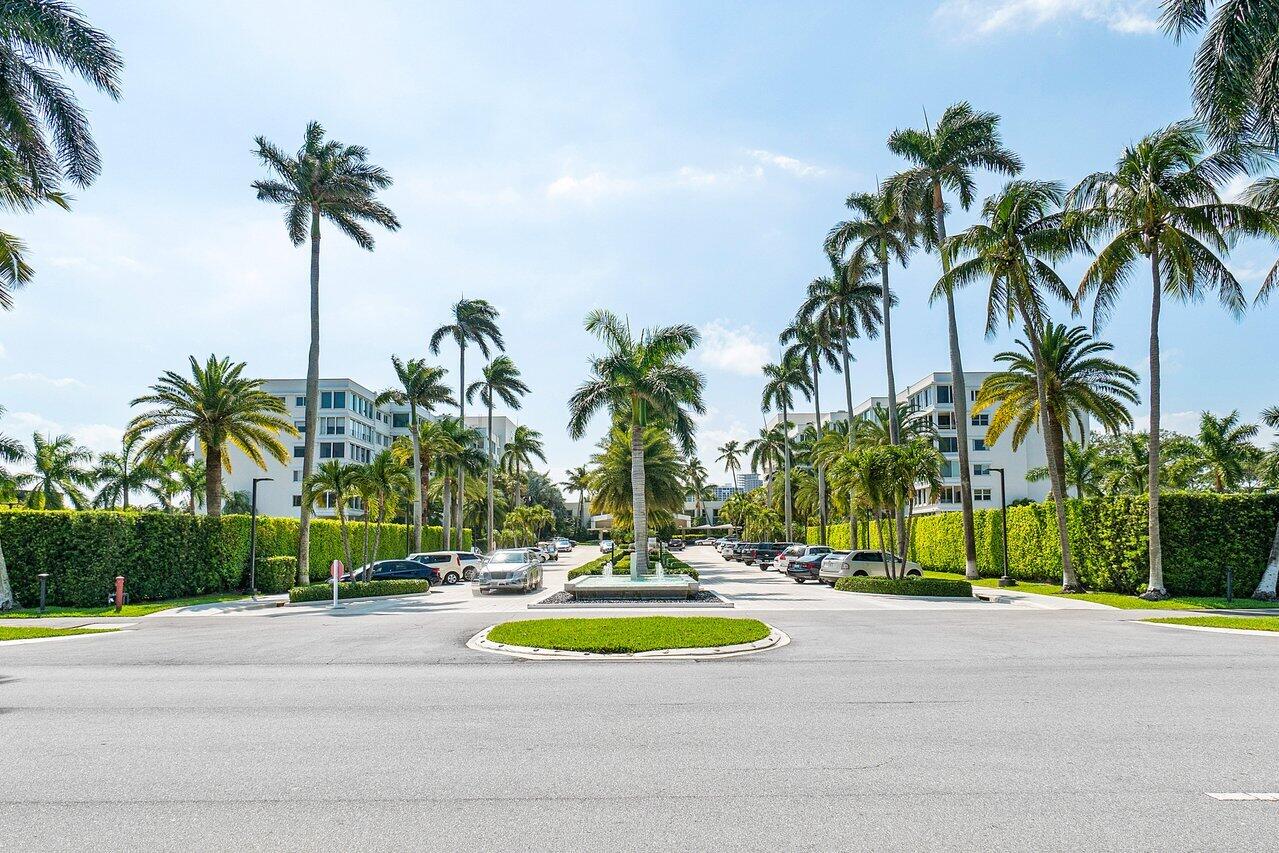 Direct Intracoastal Views from Every Window. 3 Bedroom 2 1/2 Bath Apartment. Expansive Views of Lake and West Palm Beach Skyline. Premier In-Town Full-Service Property. Fabulous Heated Pool on the Lake. Exquisitely Renovated Residential Hallways. Buyer to verify all measurements and sq. ft. independently