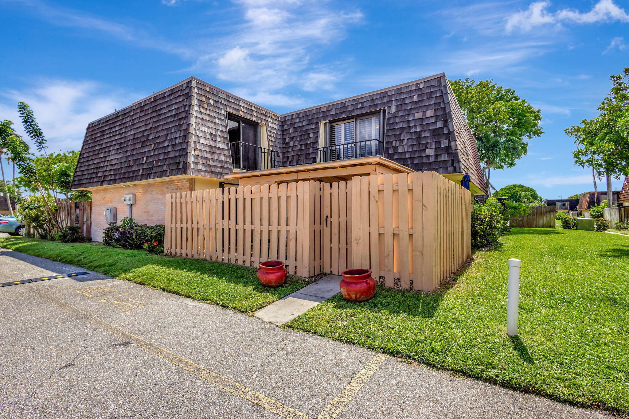LAKEWOOD - Residential